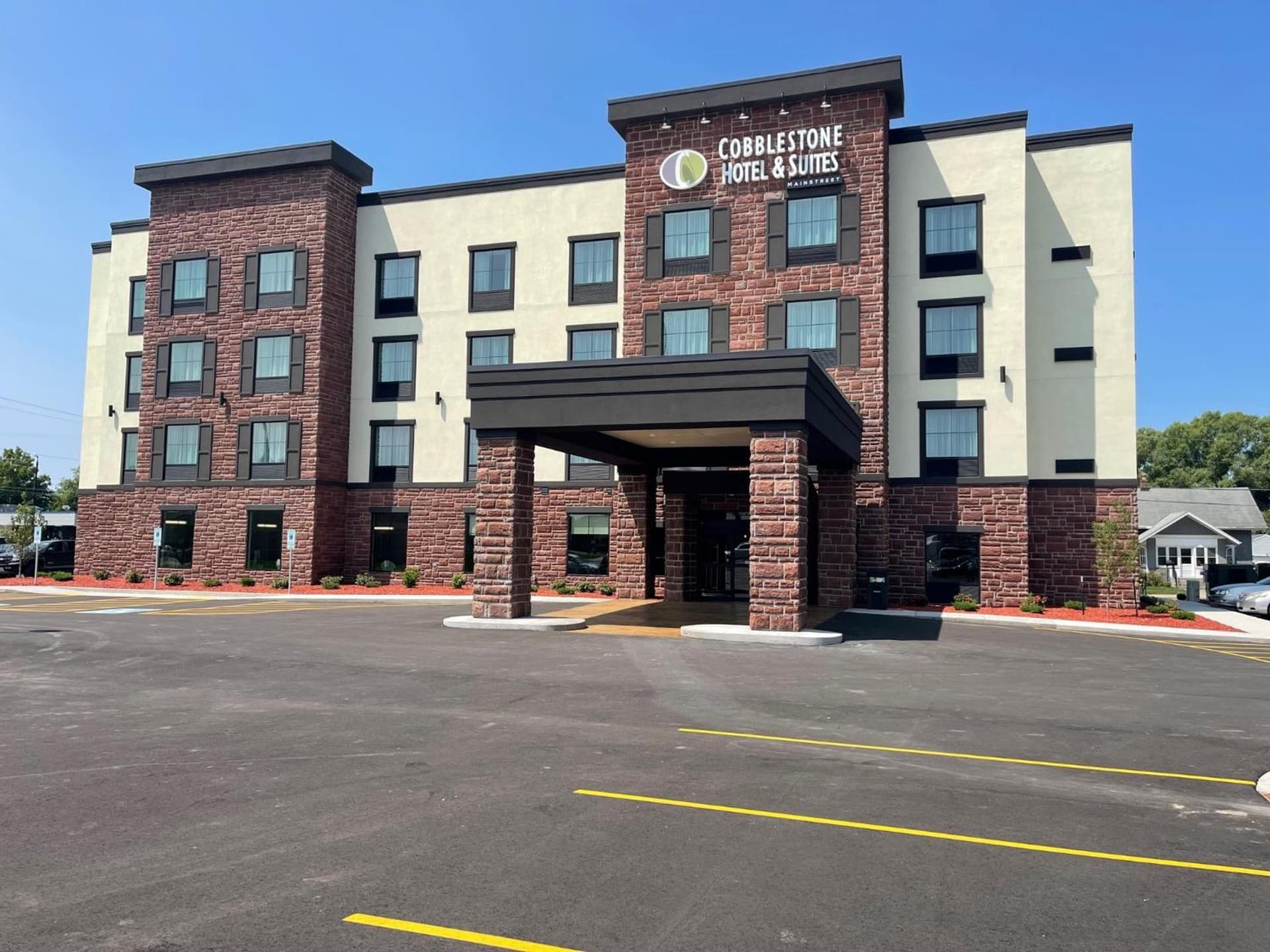 Cobblestone Hotel & Suites - Little Chute interior in Little Chute, WI — gallery photo 2