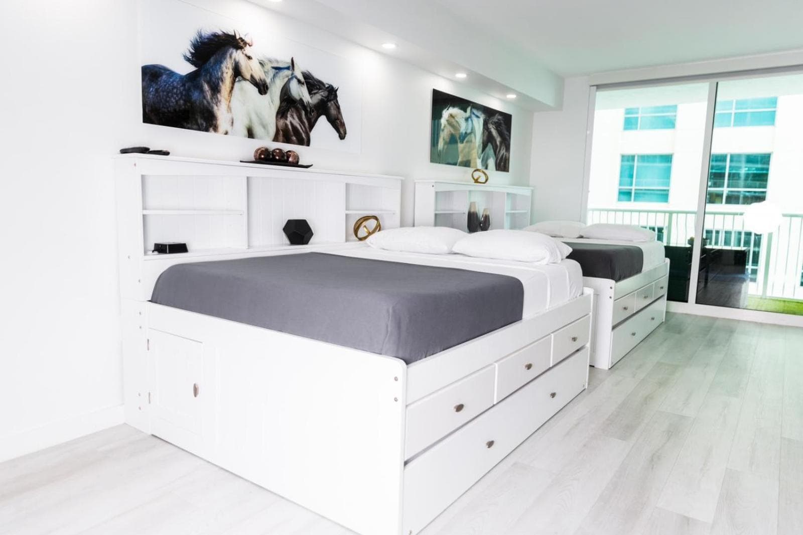 Modern and Luxurious Brickell Studio interior in Miami, FL — gallery photo 2