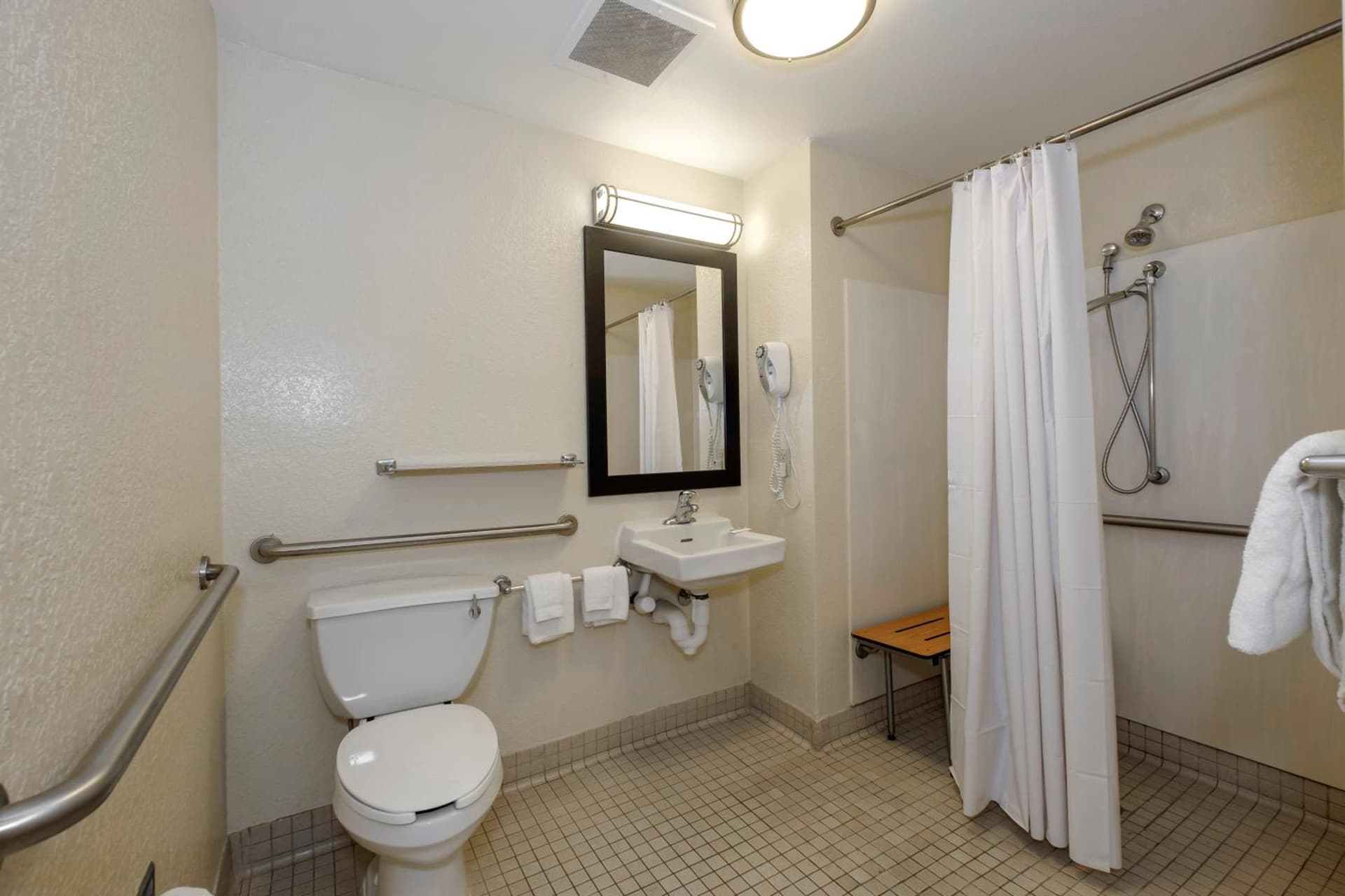 Red Roof Inn PLUS + Gainesville gallery photo in Gainesville, FL — image 31