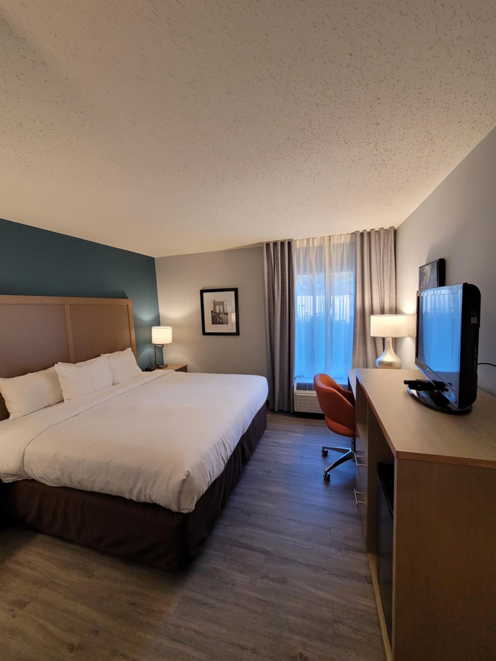 Comfort Inn & Suites Alexandria West gallery photo in Alexandria, VA — image 19
