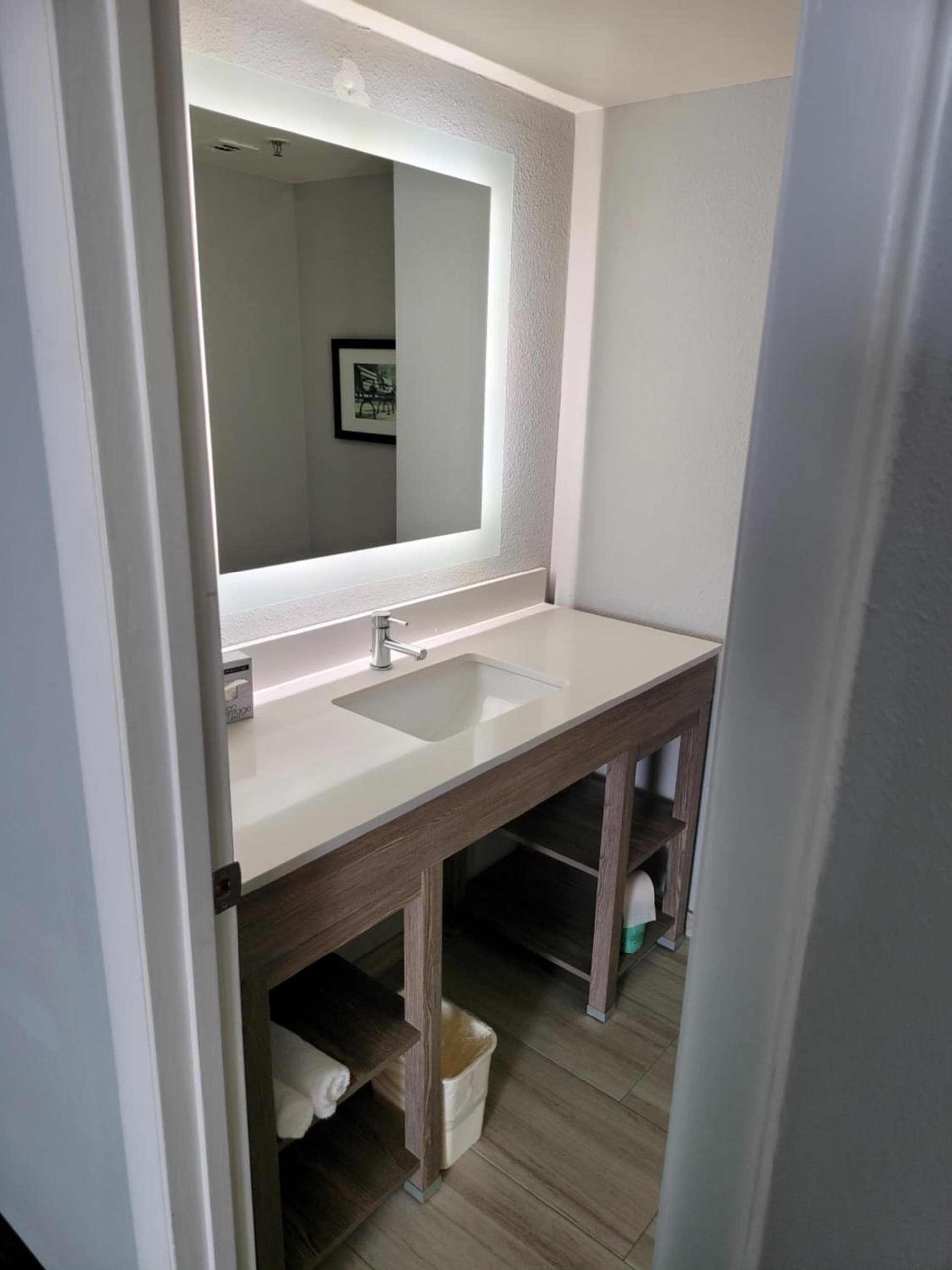 Comfort Inn & Suites Alexandria West gallery photo in Alexandria, VA — image 45