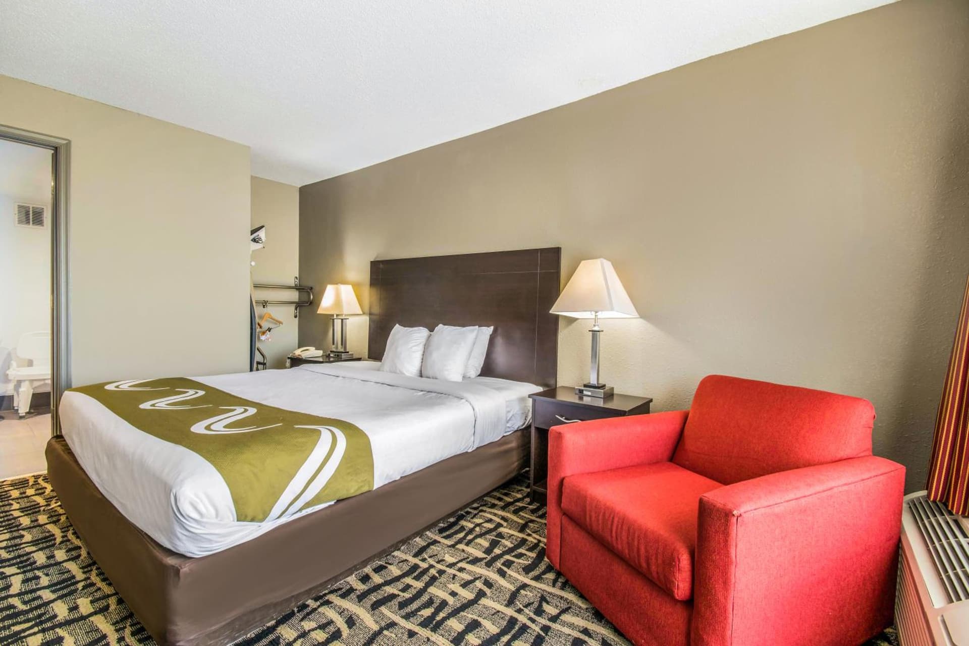 Quality Inn & Suites York East gallery photo in York, PA — image 37