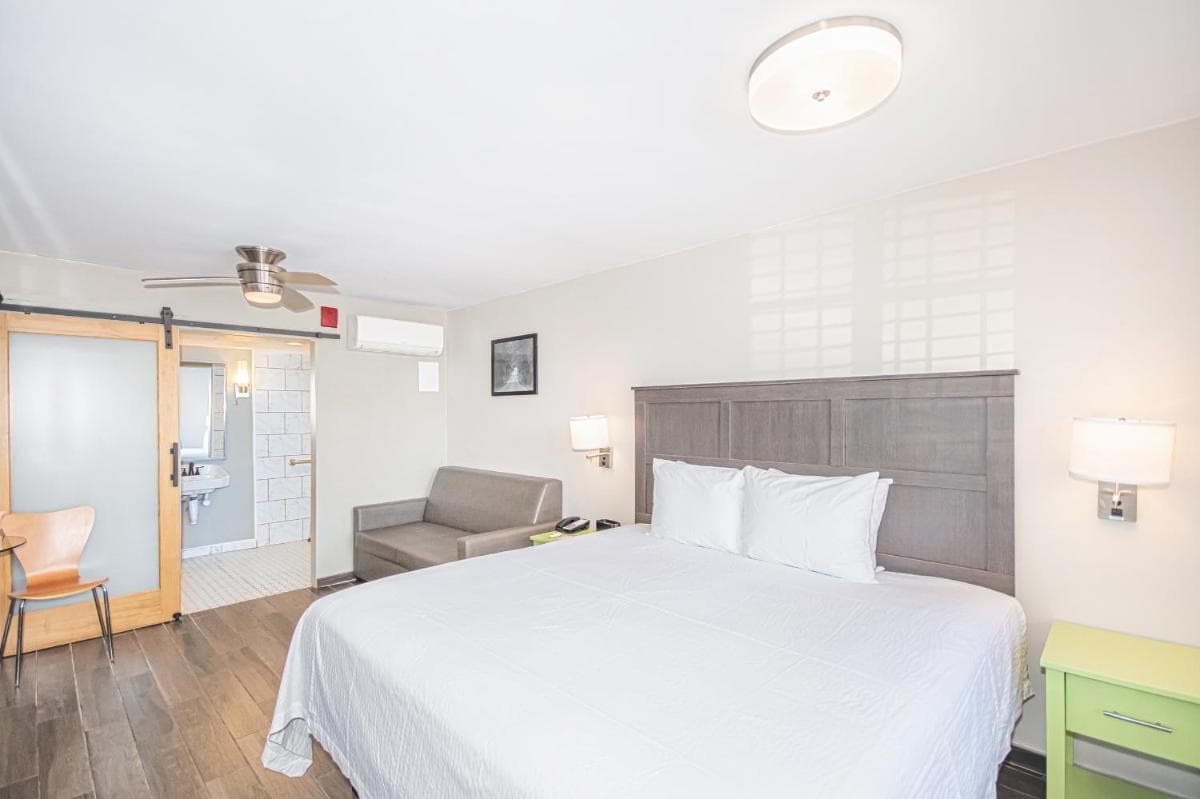 Seven Hills Suites I-10 gallery photo in Tallahassee, FL — image 9
