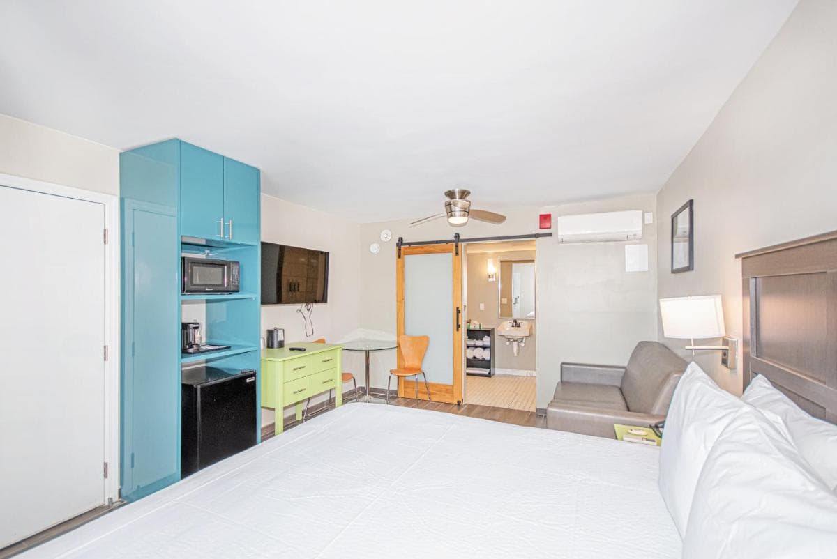 Seven Hills Suites I-10 gallery photo in Tallahassee, FL — image 26