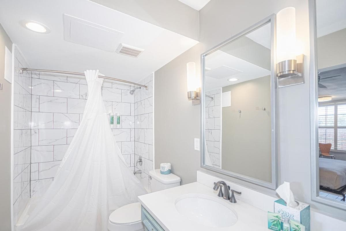 Seven Hills Suites I-10 gallery photo in Tallahassee, FL — image 11