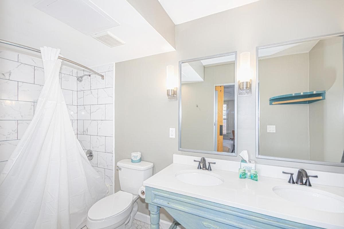 Seven Hills Suites I-10 gallery photo in Tallahassee, FL — image 14