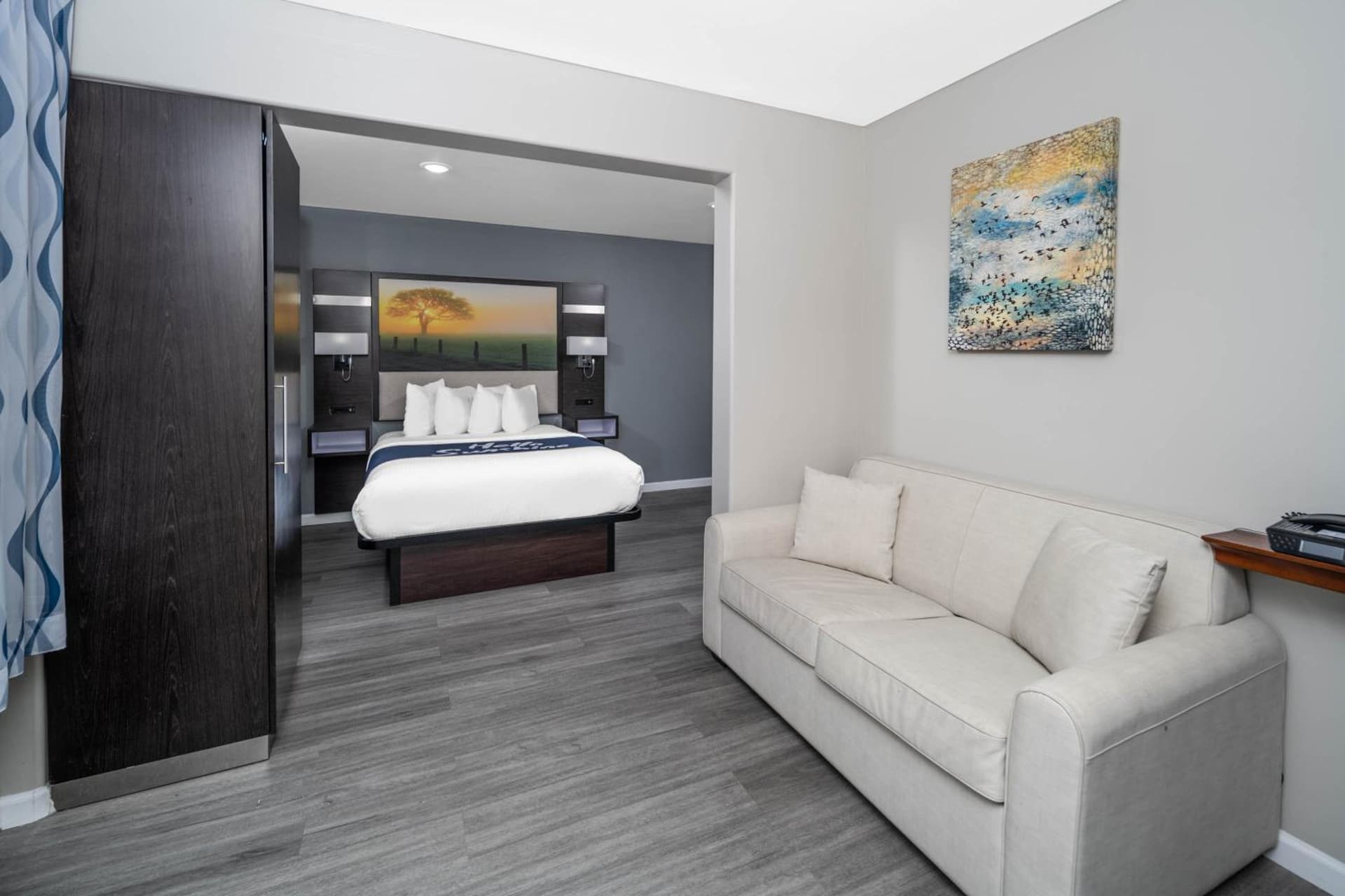 Days Inn by Wyndham Galt - Elk Grove South property views in Galt, CA — gallery photo 3