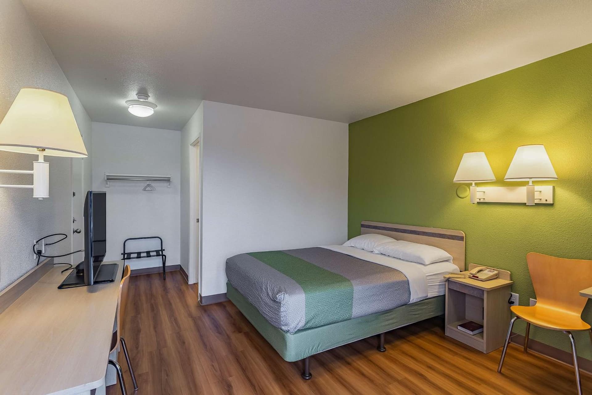 Motel 6-Billings, MT - South gallery photo in Billings, MT — image 9