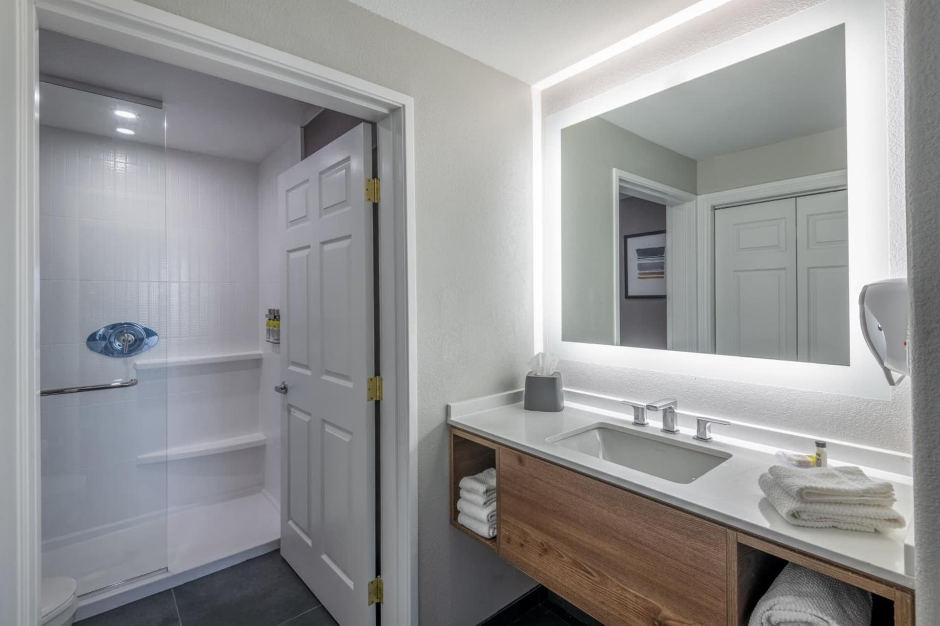 Staybridge Suites Phoenix Glendale Sports Dist by IHG gallery photo in Glendale, AZ — image 69