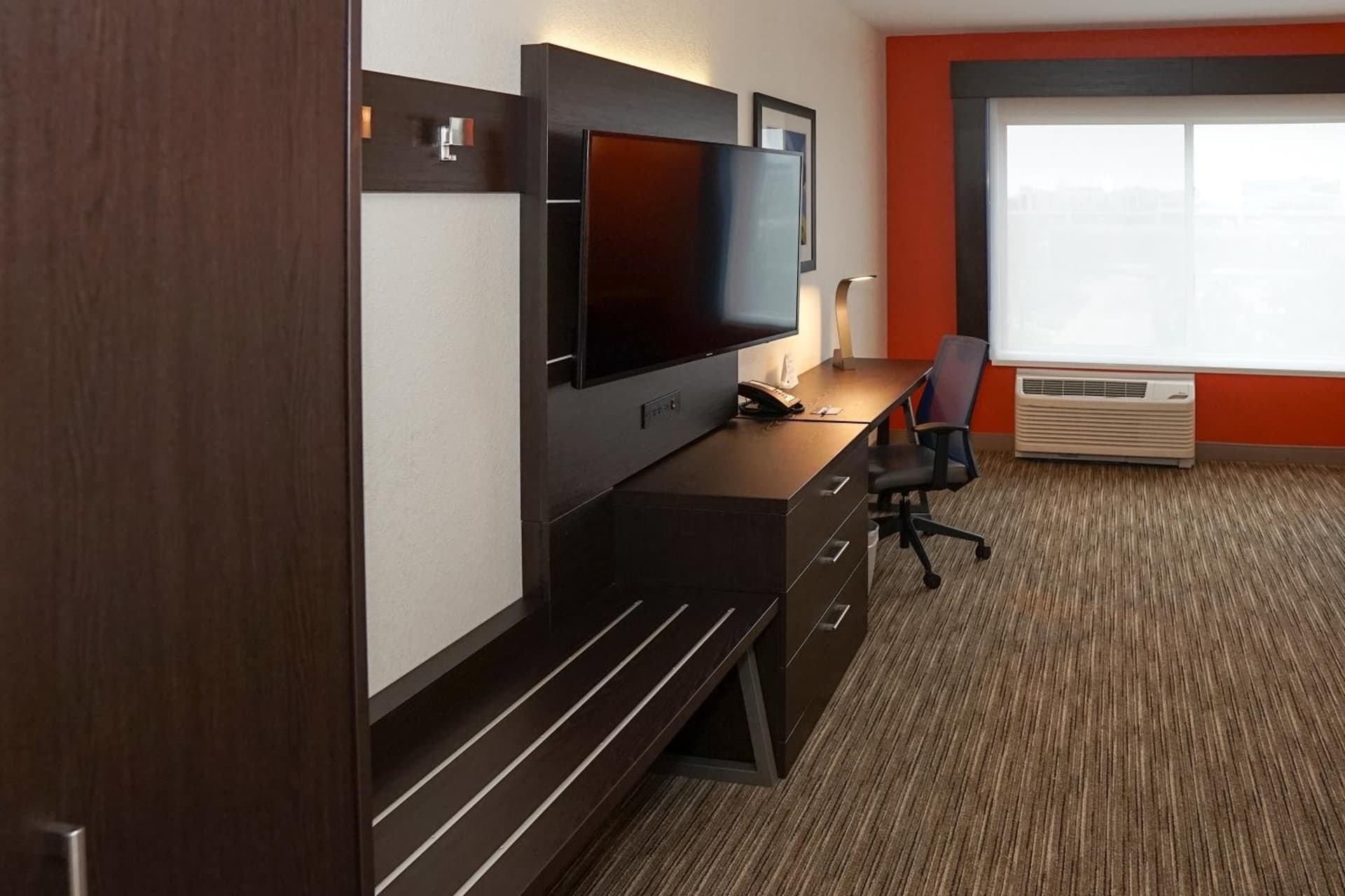 Holiday Inn Express & Suites - Aurora Medical Campus by IHG gallery photo in Aurora, CO — image 9