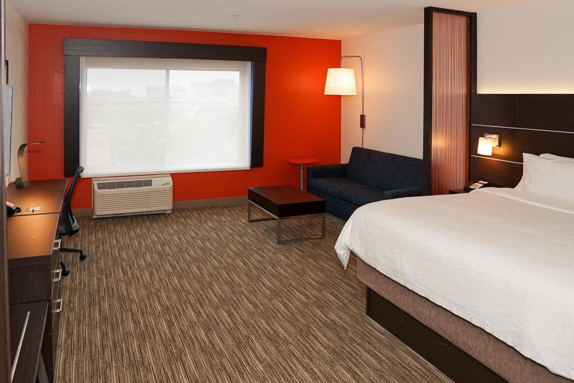 Holiday Inn Express & Suites - Aurora Medical Campus by IHG interior in Aurora, CO — gallery photo 2