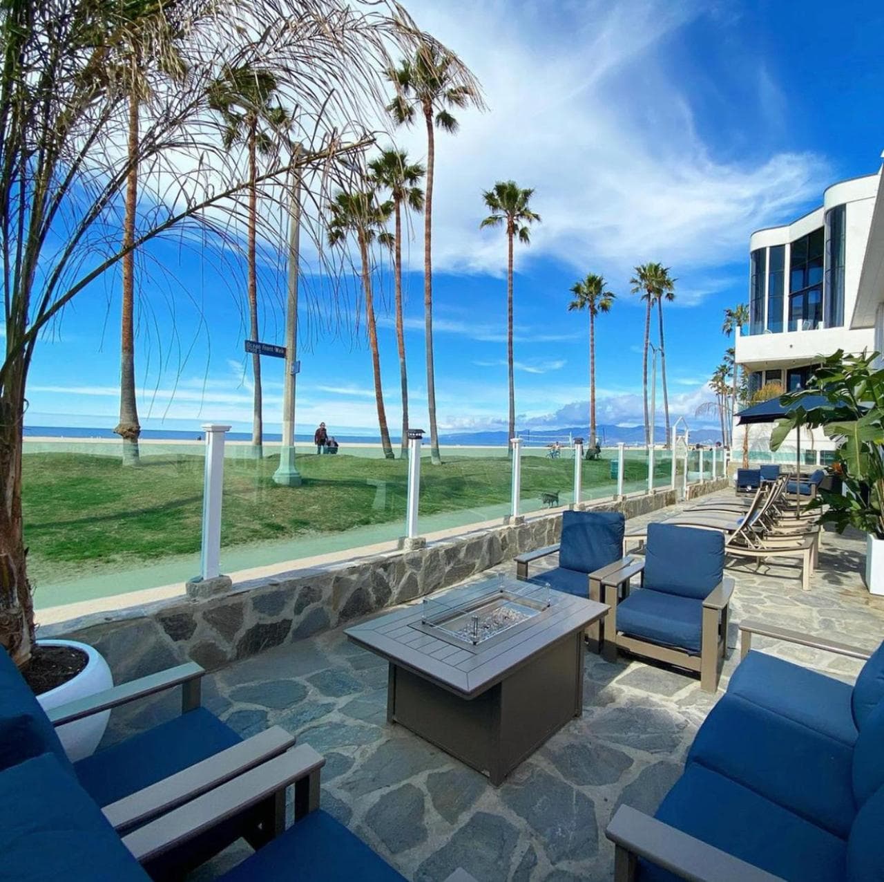 Venice on the Beach Hotel interior in Los Angeles, CA — gallery photo 2