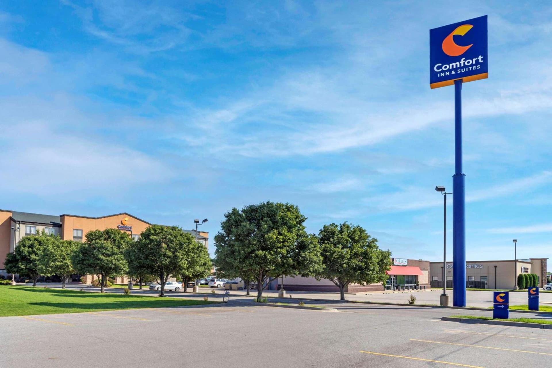 Holiday Inn Express & Suites Weatherford by IHG interior in Weatherford, OK — gallery photo 2