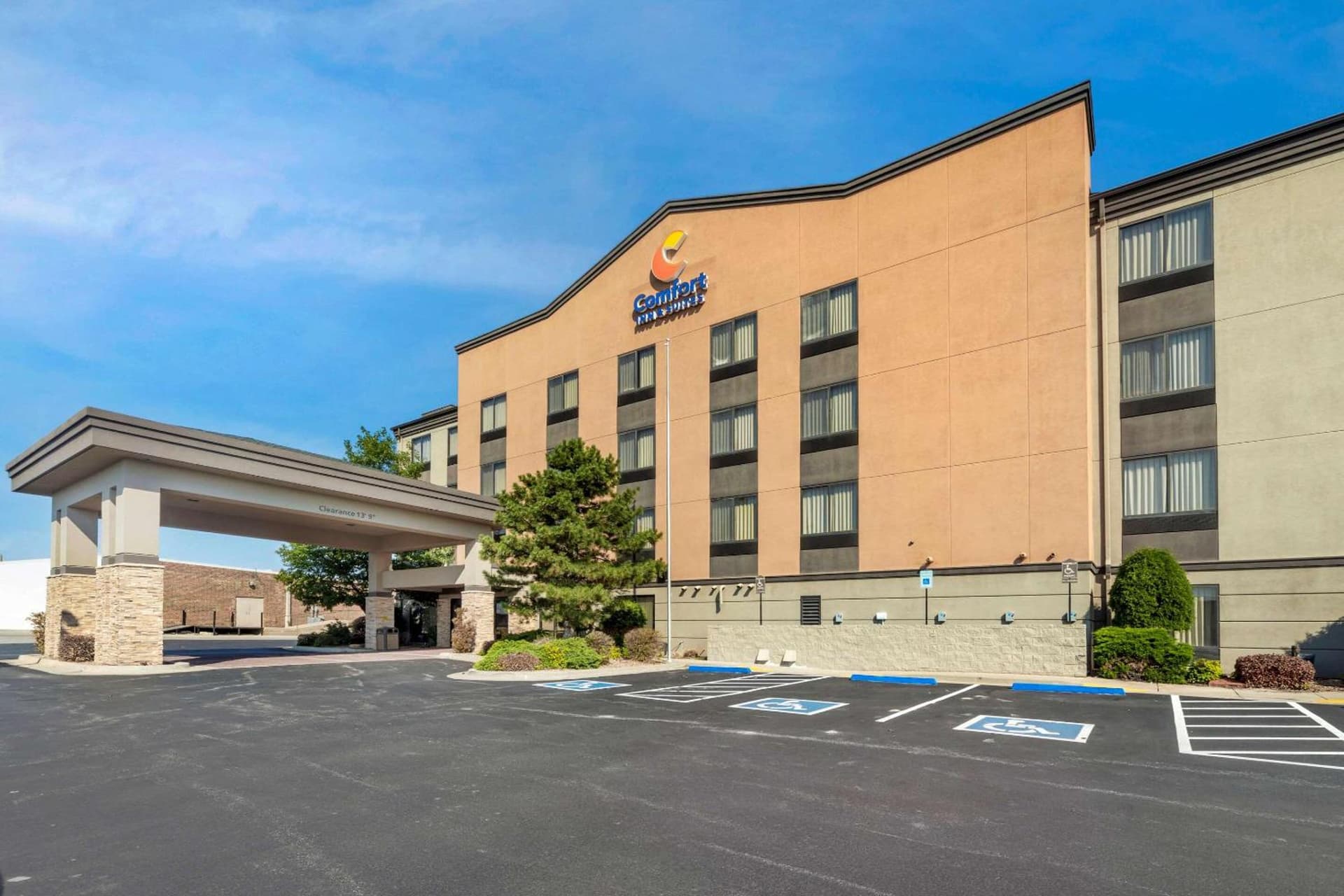 Holiday Inn Express & Suites Weatherford by IHG property views in Weatherford, OK — gallery photo 3