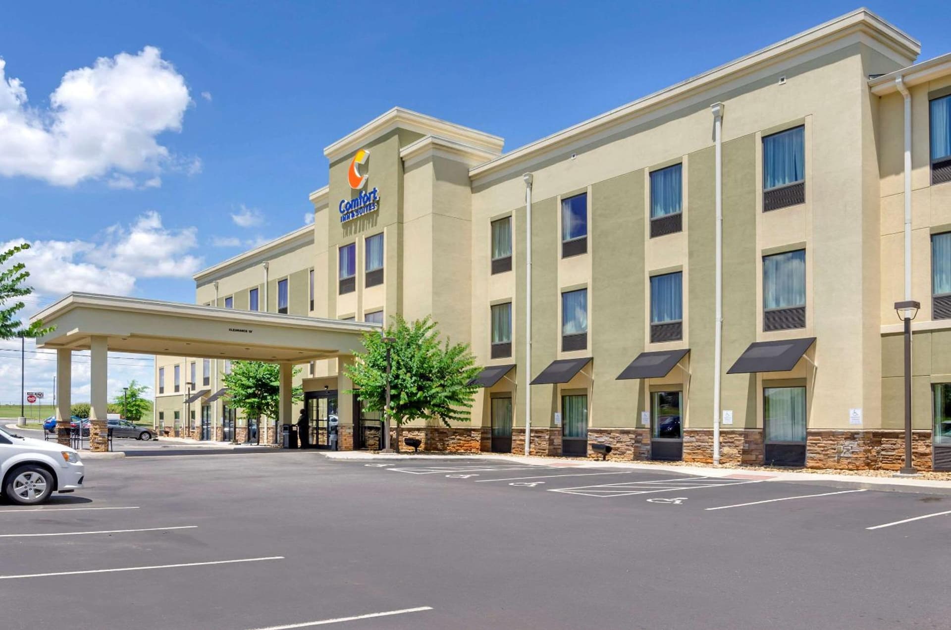 Comfort Inn & Suites Lynchburg Airport - University Area — hotel in Lynchburg, Virginia