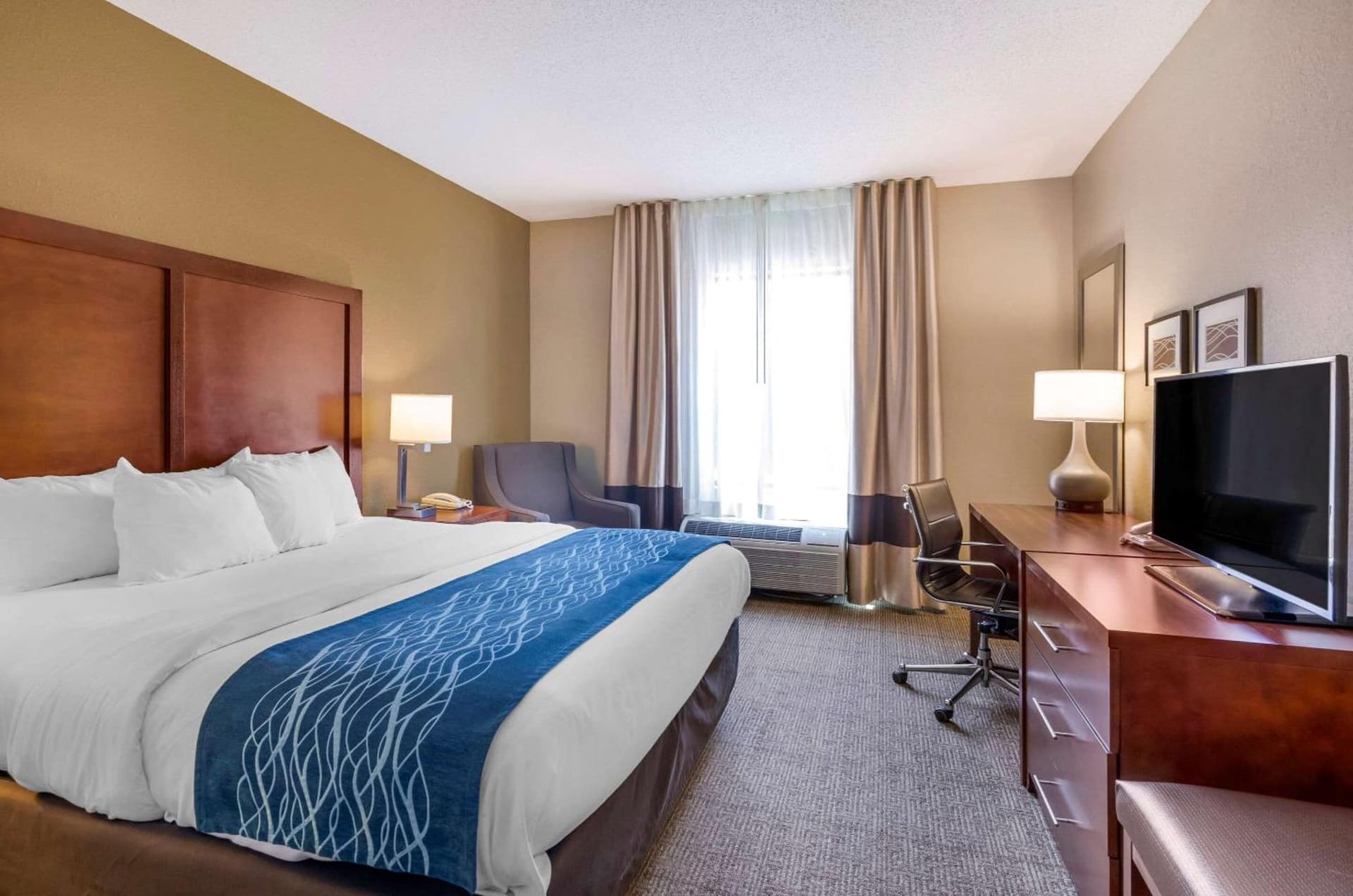 Comfort Inn & Suites Lynchburg Airport - University Area gallery photo in Lynchburg, VA — image 10