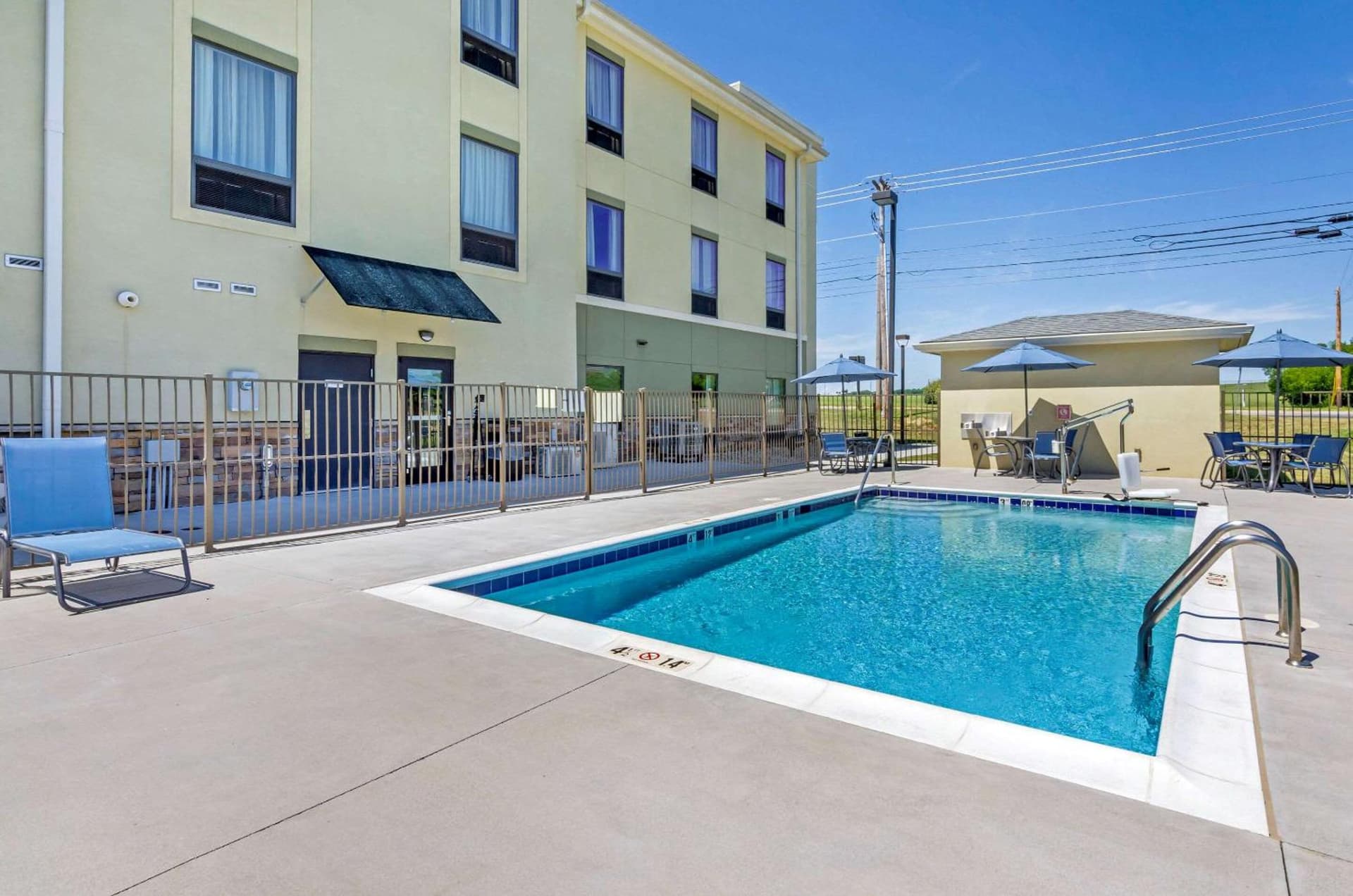 Comfort Inn & Suites Lynchburg Airport - University Area gallery photo in Lynchburg, VA — image 22