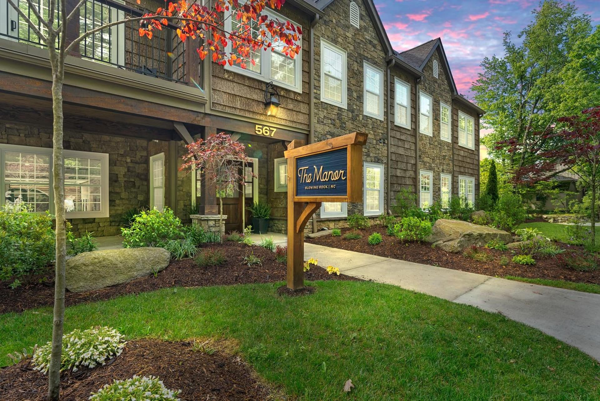 The Blowing Rock Manor featured exterior or lobby in Blowing Rock, NC — similar hotel