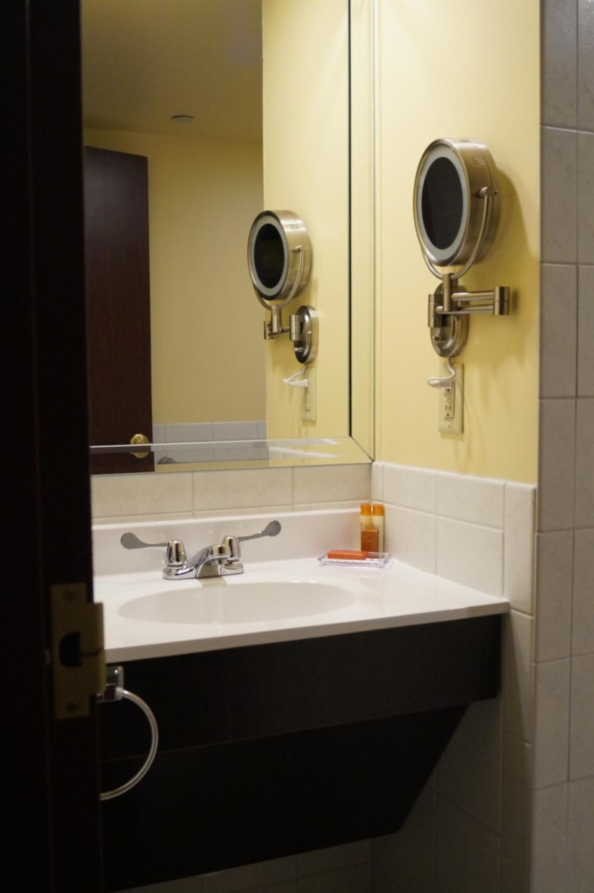 Salvatores Grand Hotel gallery photo in Williamsville, NY — image 5