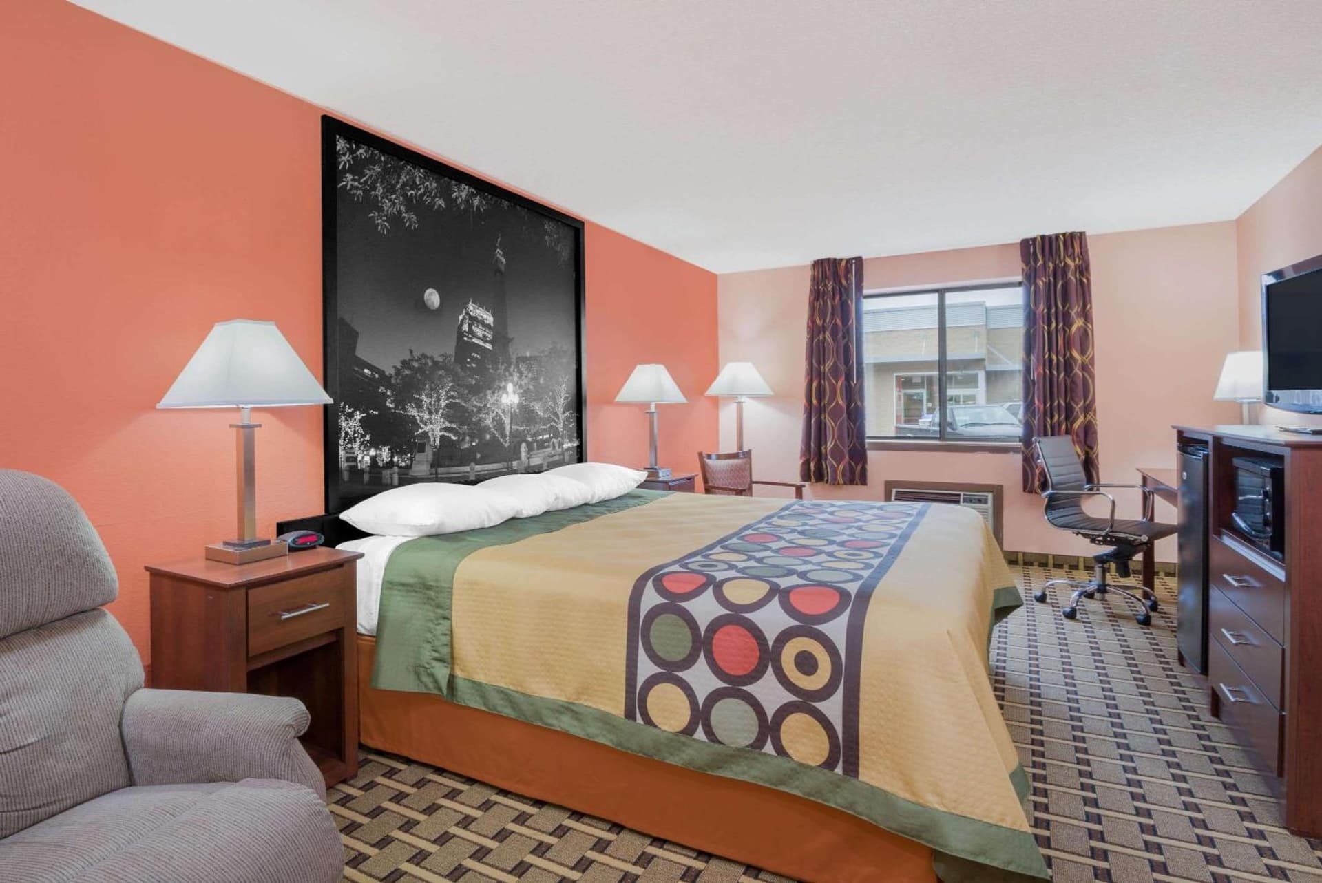 Super 8 by Wyndham Shelbyville interior in Shelbyville, IN — gallery photo 2