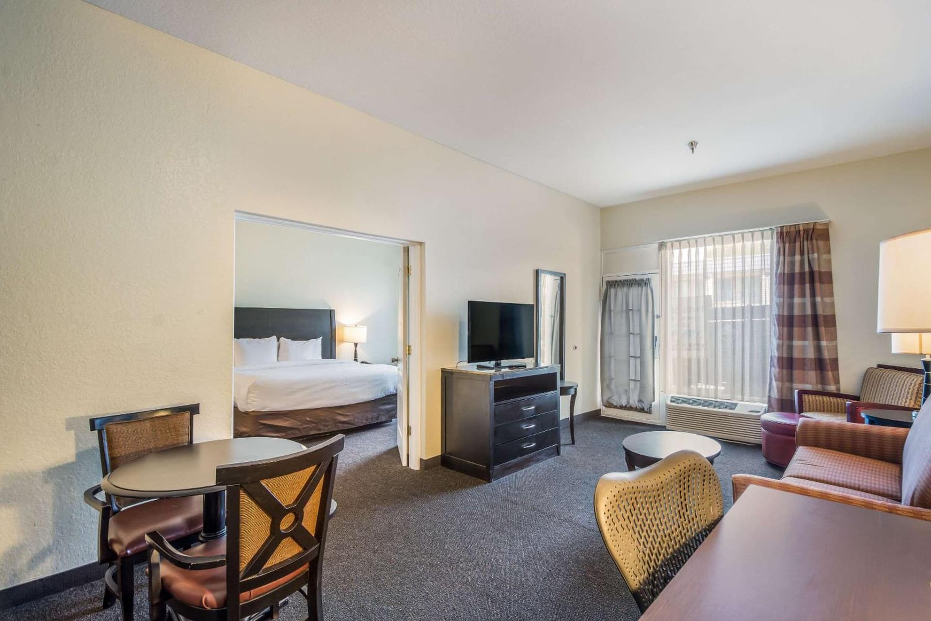 Clarion Inn & Suites Central Clearwater Beach gallery photo in Clearwater, FL — image 61