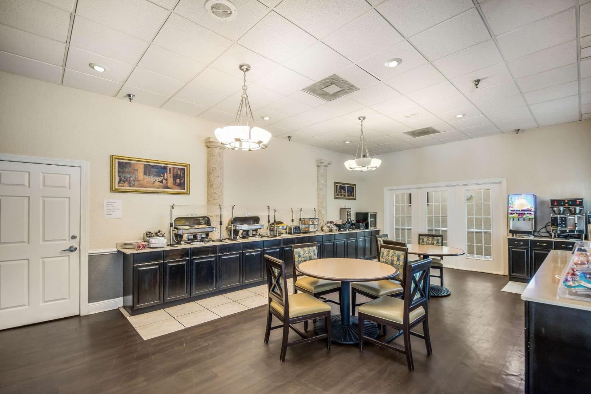 Clarion Inn & Suites Central Clearwater Beach gallery photo in Clearwater, FL — image 7
