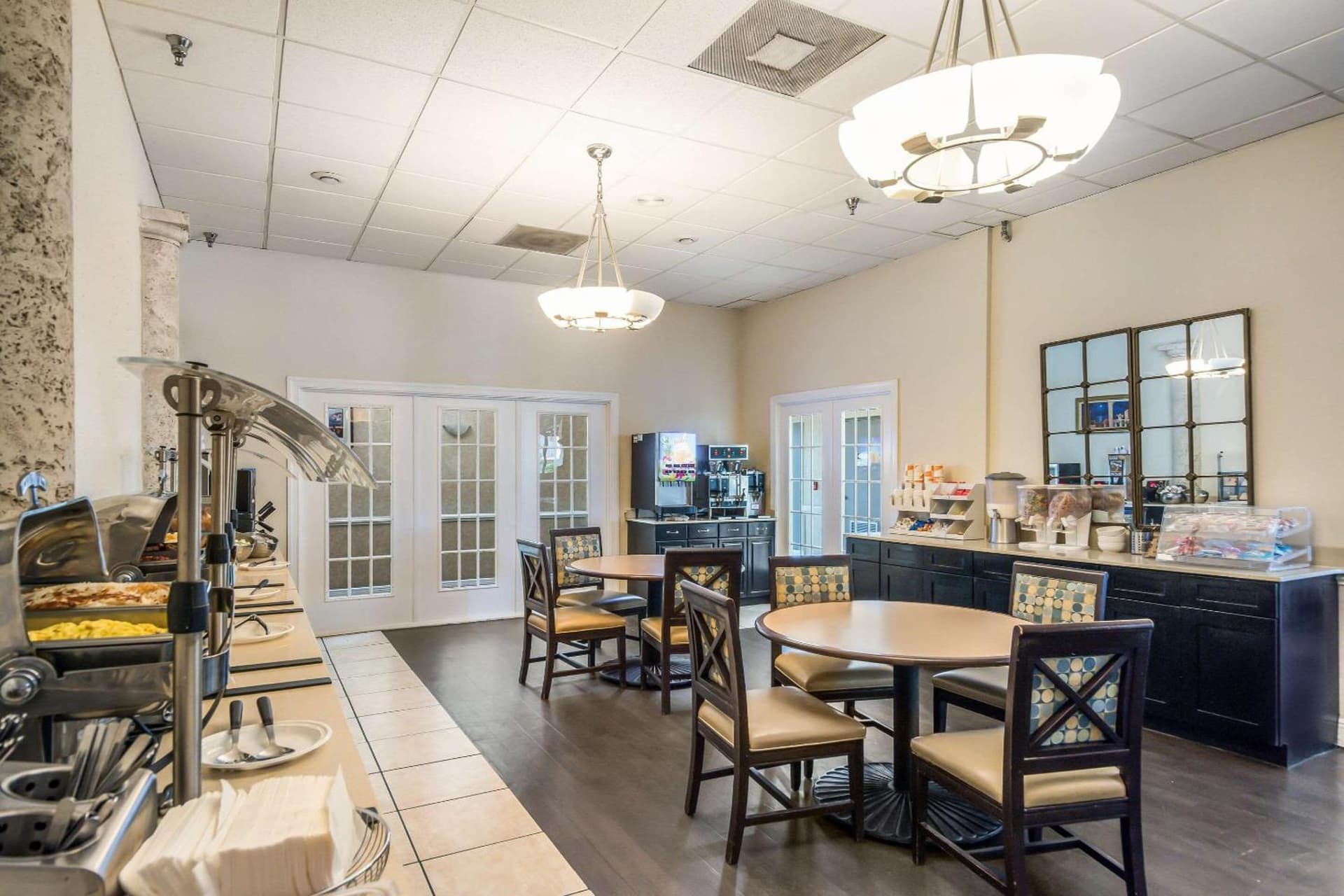 Clarion Inn & Suites Central Clearwater Beach gallery photo in Clearwater, FL — image 72