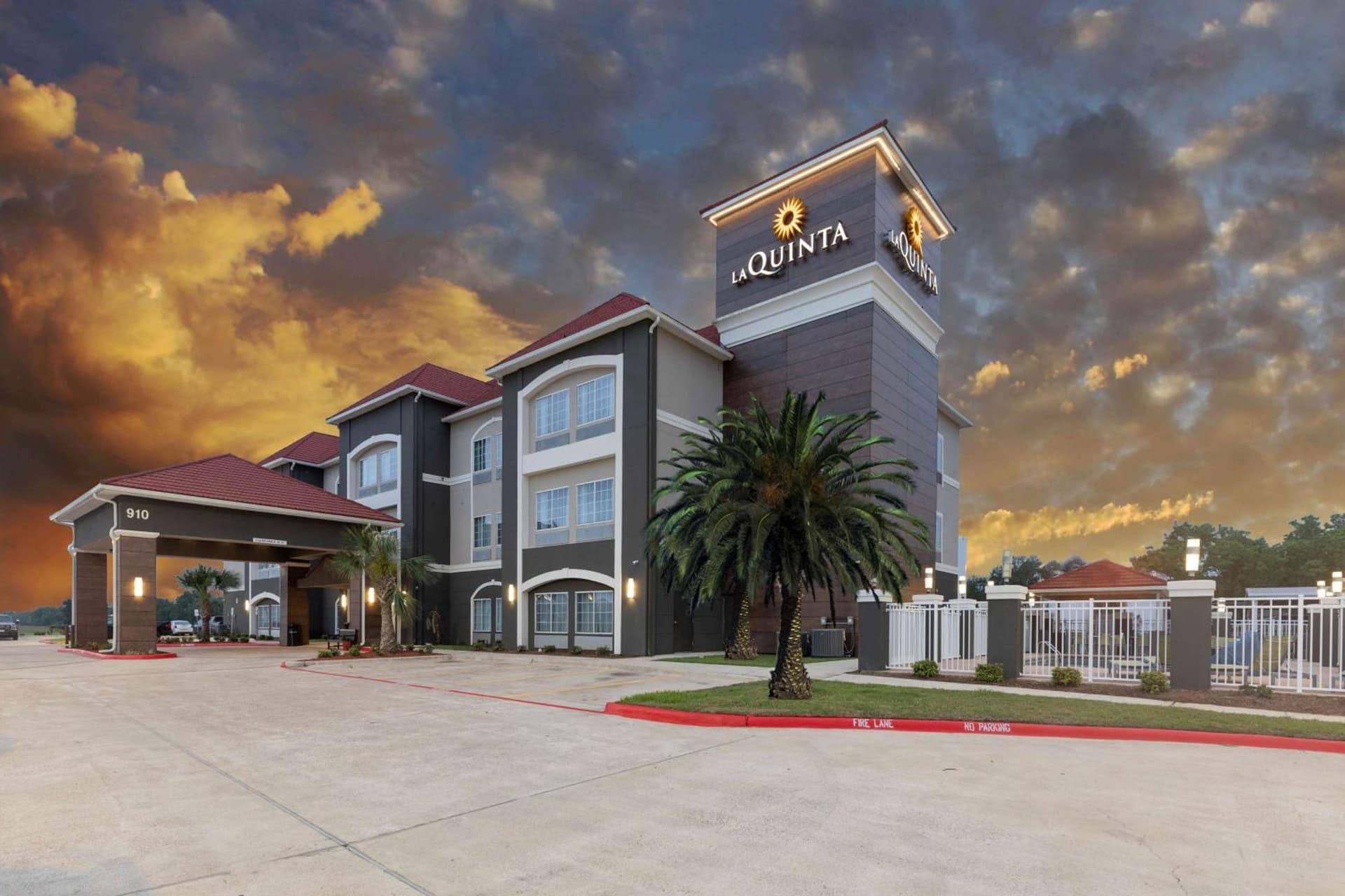 La Quinta by Wyndham Port Lavaca property views in Port Lavaca, TX — gallery photo 3