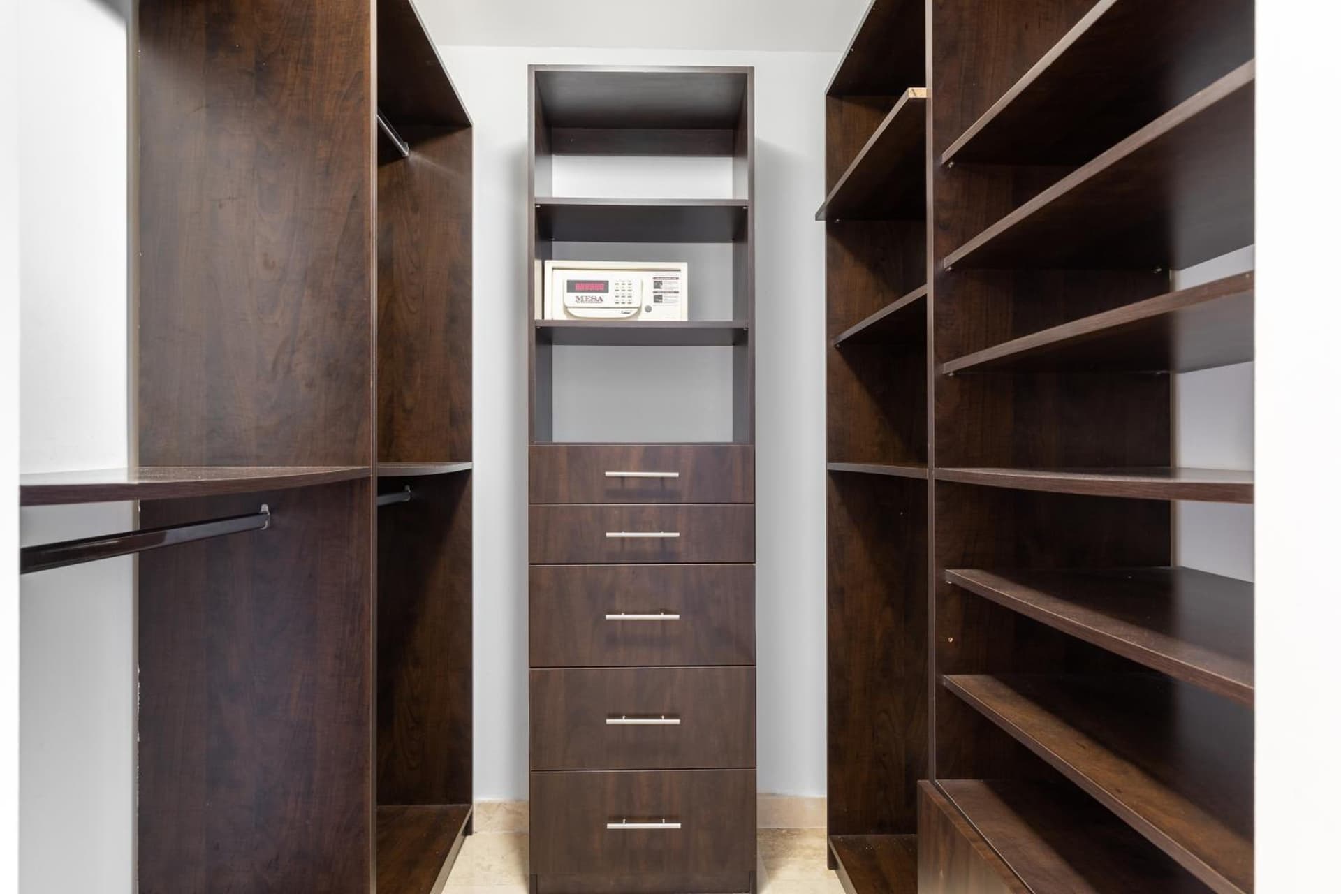 Fortune House Hotel Suites gallery photo in Miami, FL — image 9