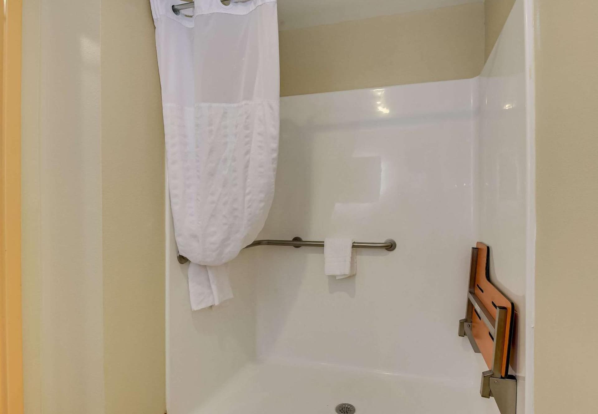 Comfort Inn & Suites Augusta Fort Gordon Area gallery photo in Augusta, GA — image 35