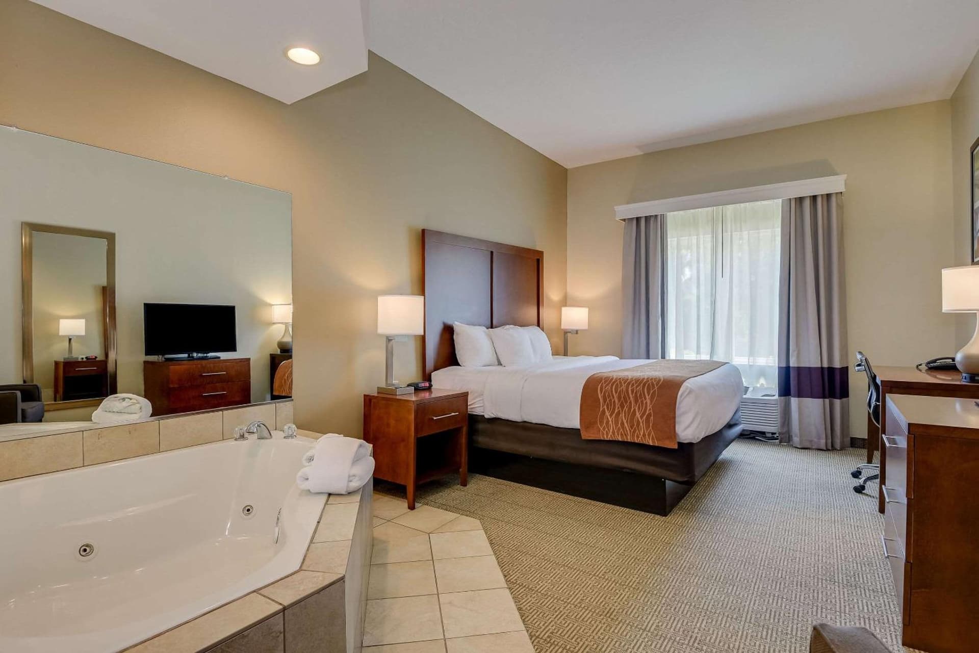Comfort Inn & Suites Augusta Fort Gordon Area gallery photo in Augusta, GA — image 4