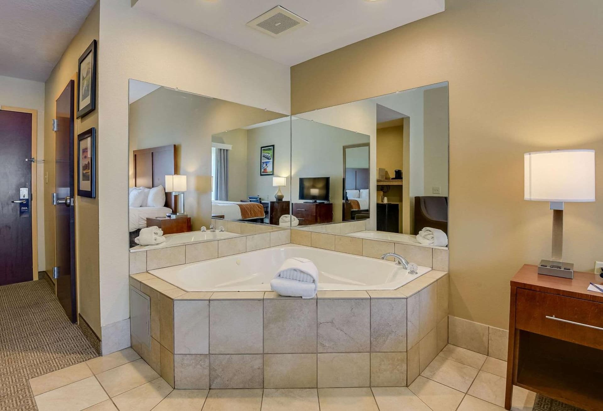 Comfort Inn & Suites Augusta Fort Gordon Area gallery photo in Augusta, GA — image 16