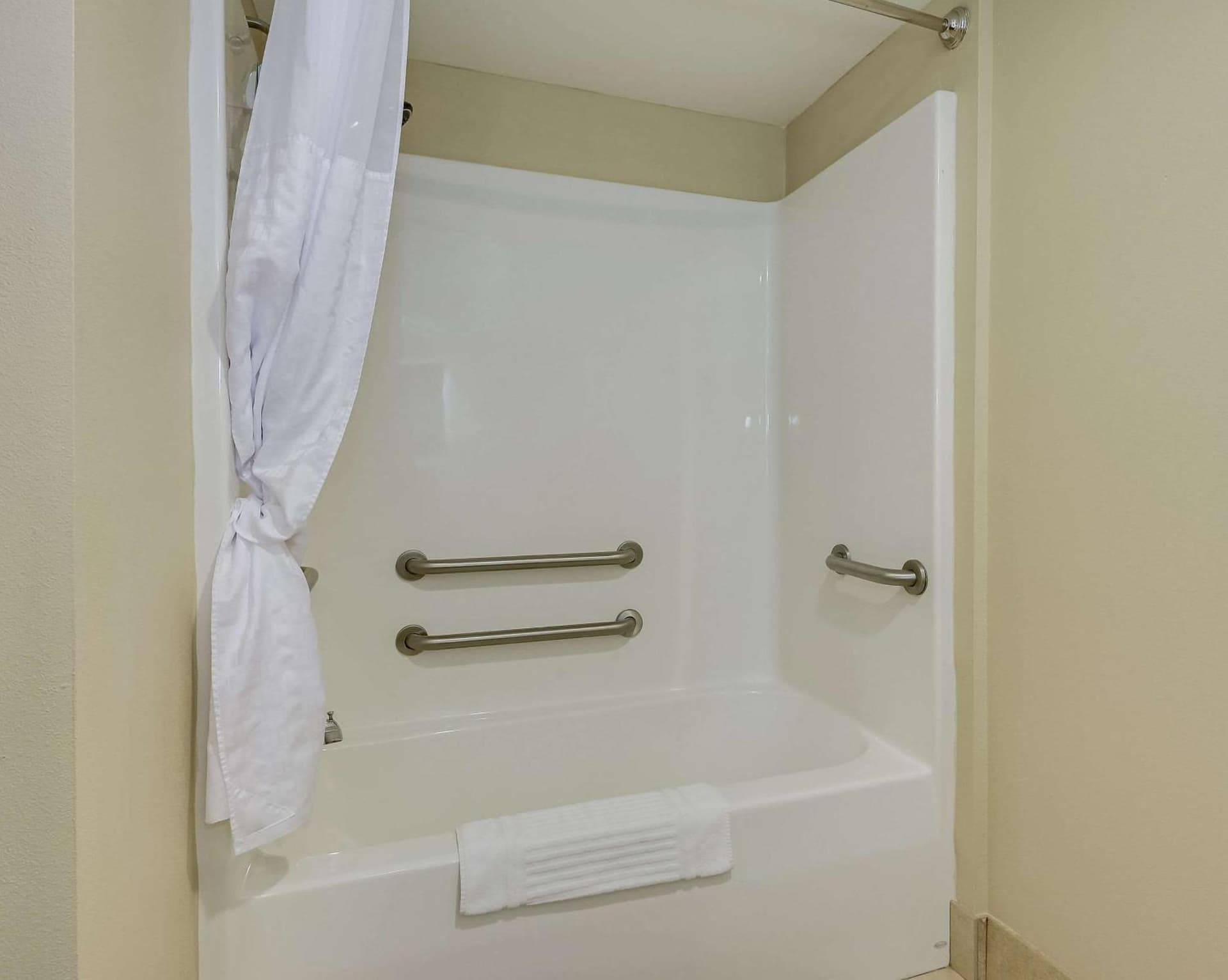 Comfort Inn & Suites Augusta Fort Gordon Area gallery photo in Augusta, GA — image 38