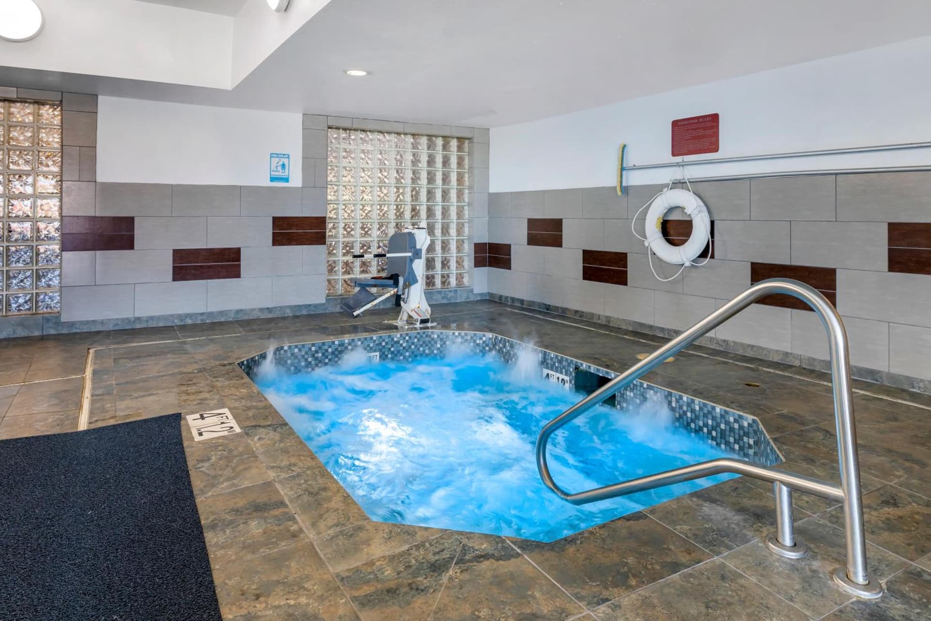 Comfort Suites Denver Tech Center property views in Centennial, CO — gallery photo 3