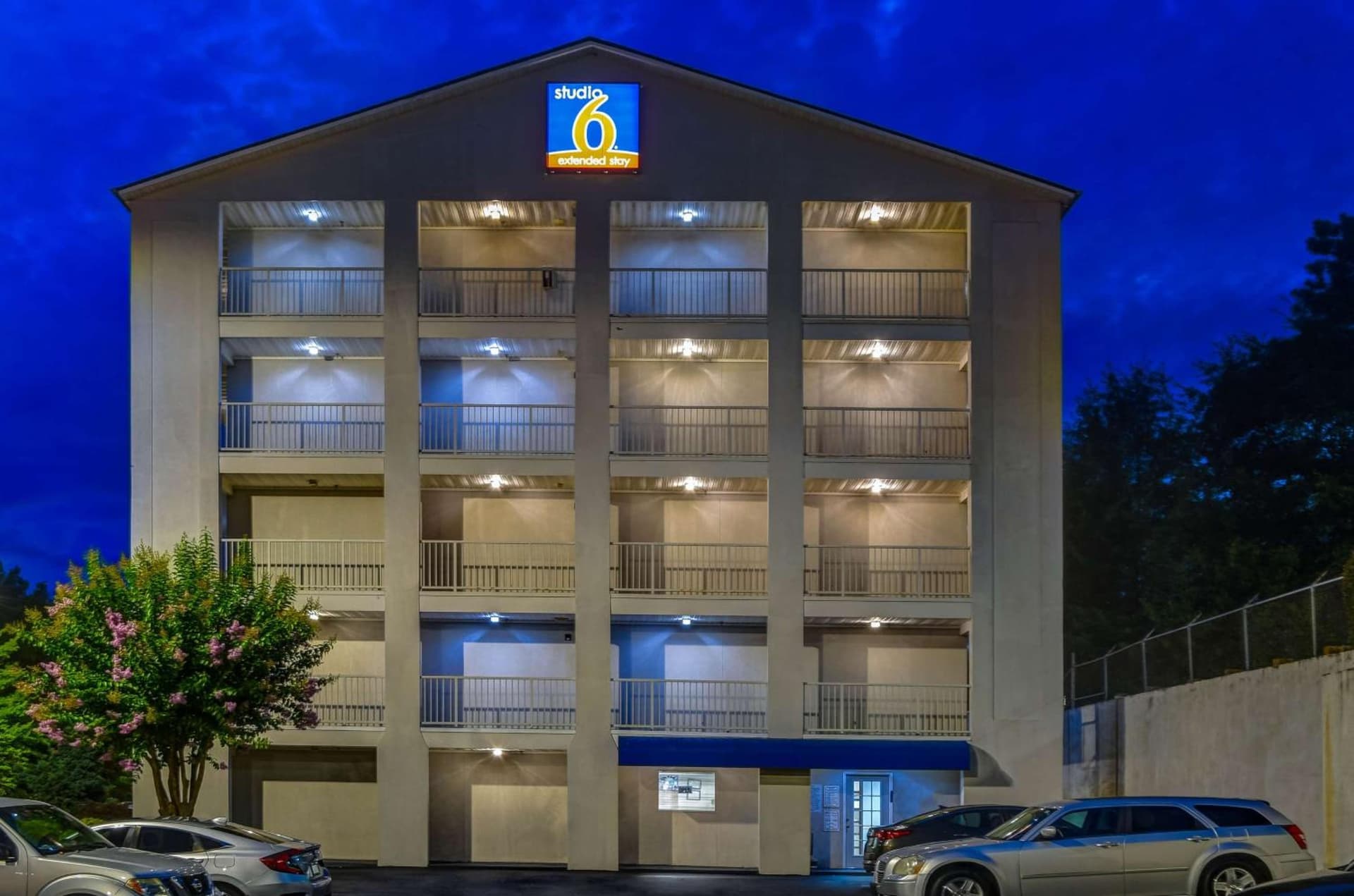 Studio 6 Extended Stay - Atlanta, GA - Chamblee interior in Atlanta, GA — gallery photo 2