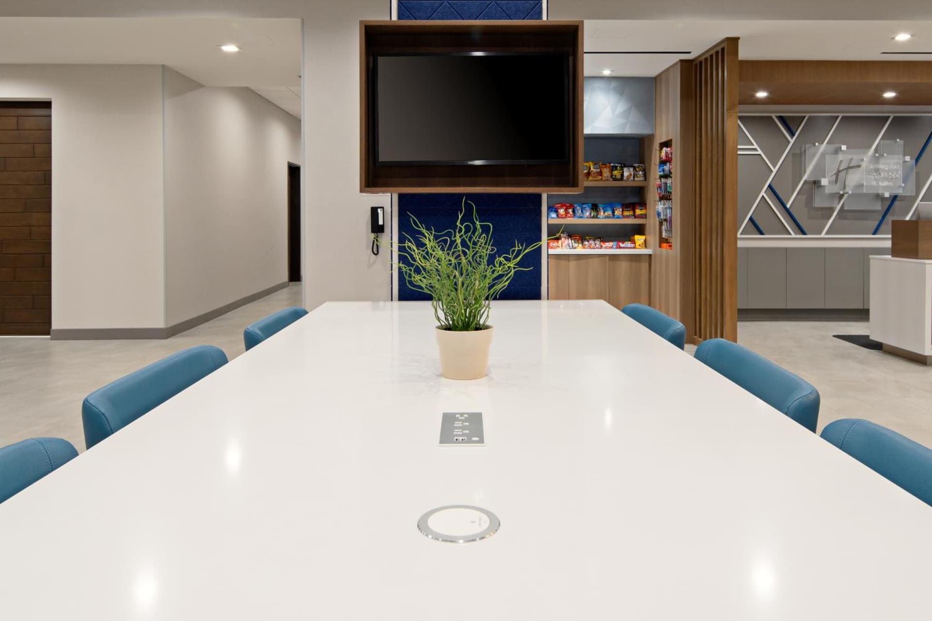 Holiday Inn Express & Suites - Valencia - Santa Clarita by IHG gallery photo in Valencia, CA — image 13