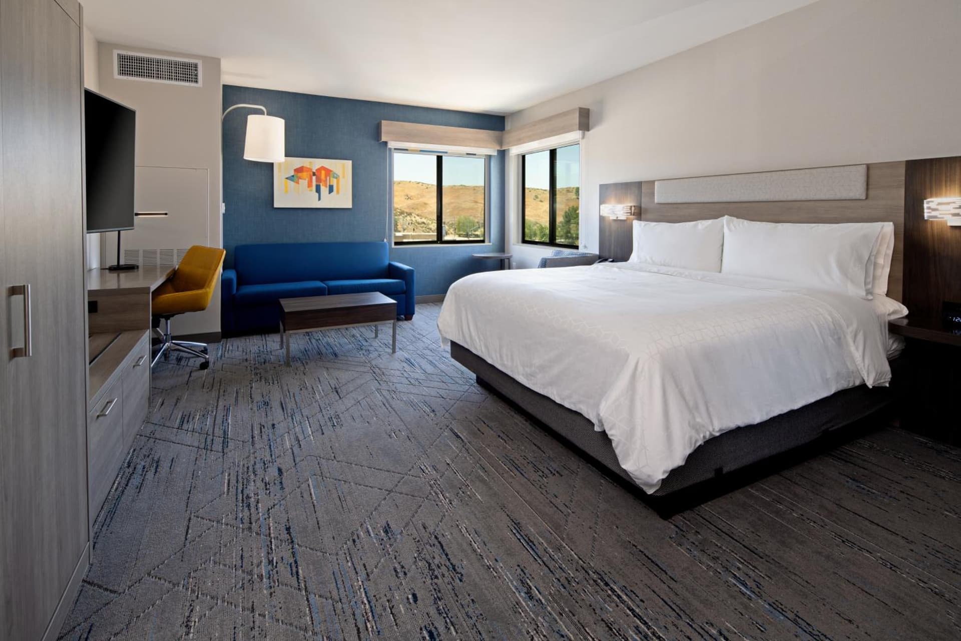 Holiday Inn Express & Suites - Valencia - Santa Clarita by IHG gallery photo in Valencia, CA — image 11