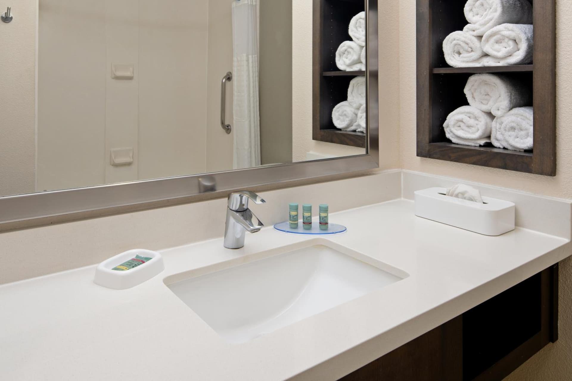 Best Western Valencia/Six Flags Inn & Suites gallery photo in Santa Clarita, CA — image 18