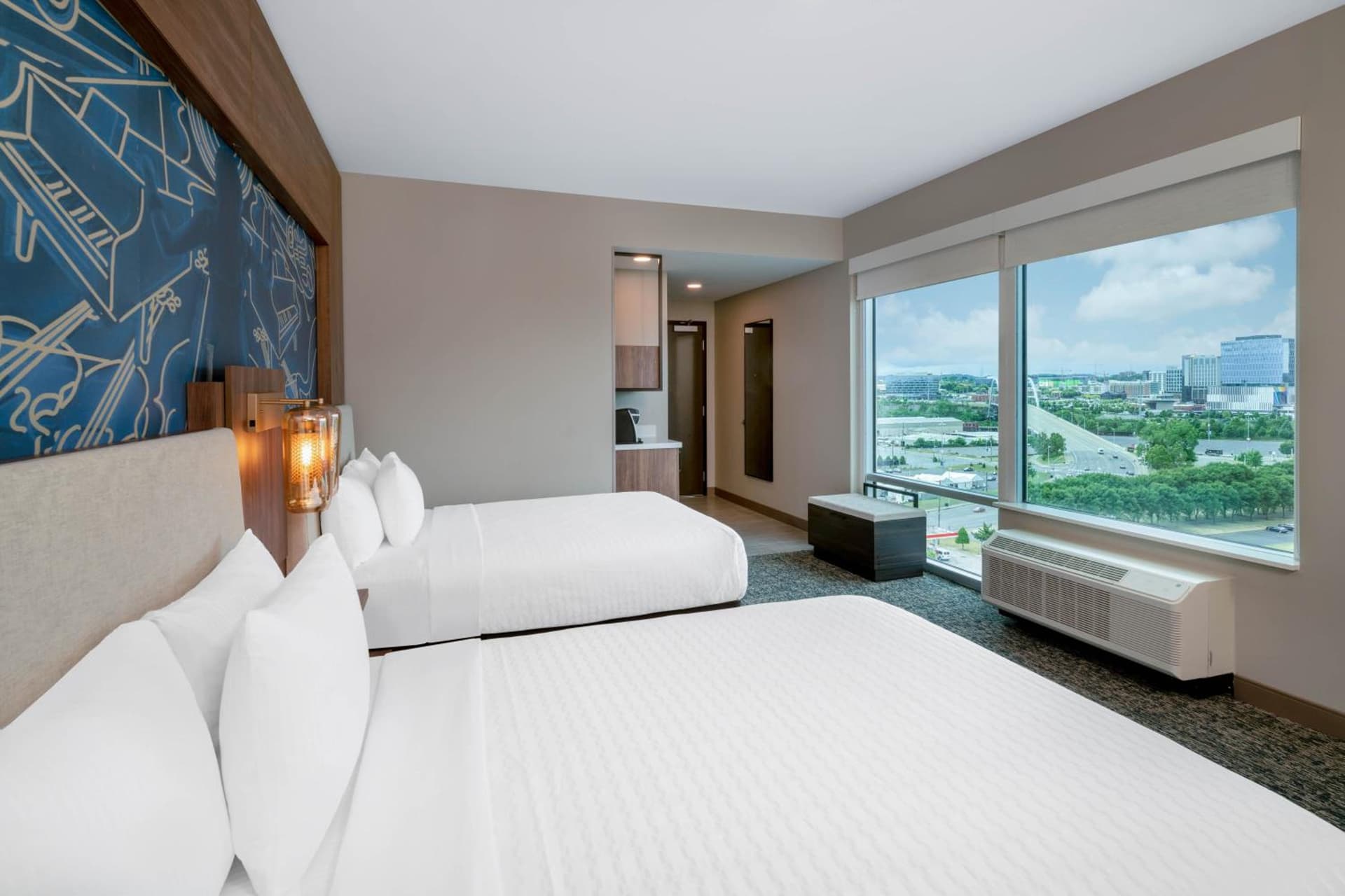 La Quinta Inn & Suites by Wyndham Nashville Downtown Stadium gallery photo in Nashville, TN — image 33