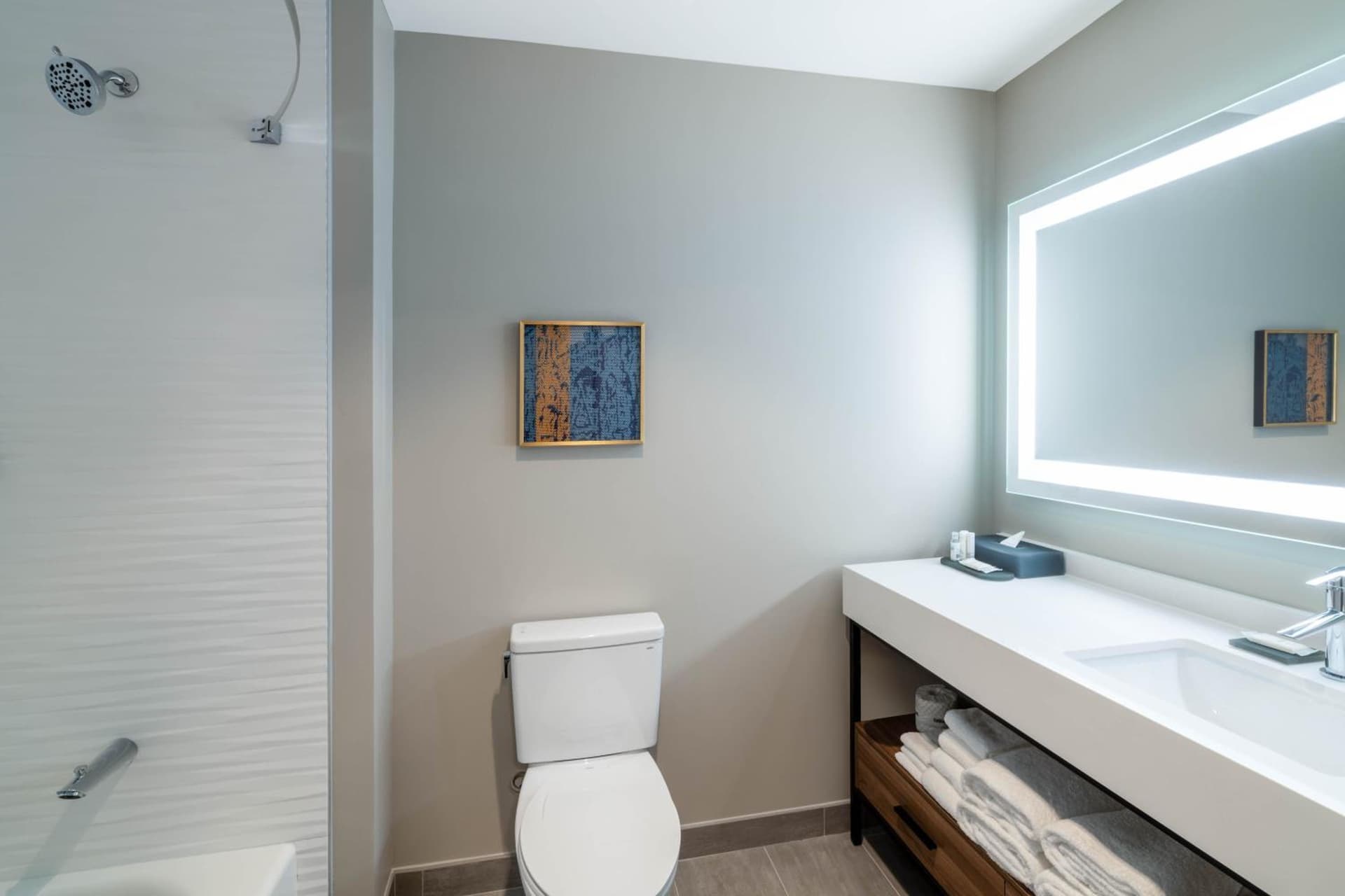 La Quinta Inn & Suites by Wyndham Nashville Downtown Stadium gallery photo in Nashville, TN — image 96