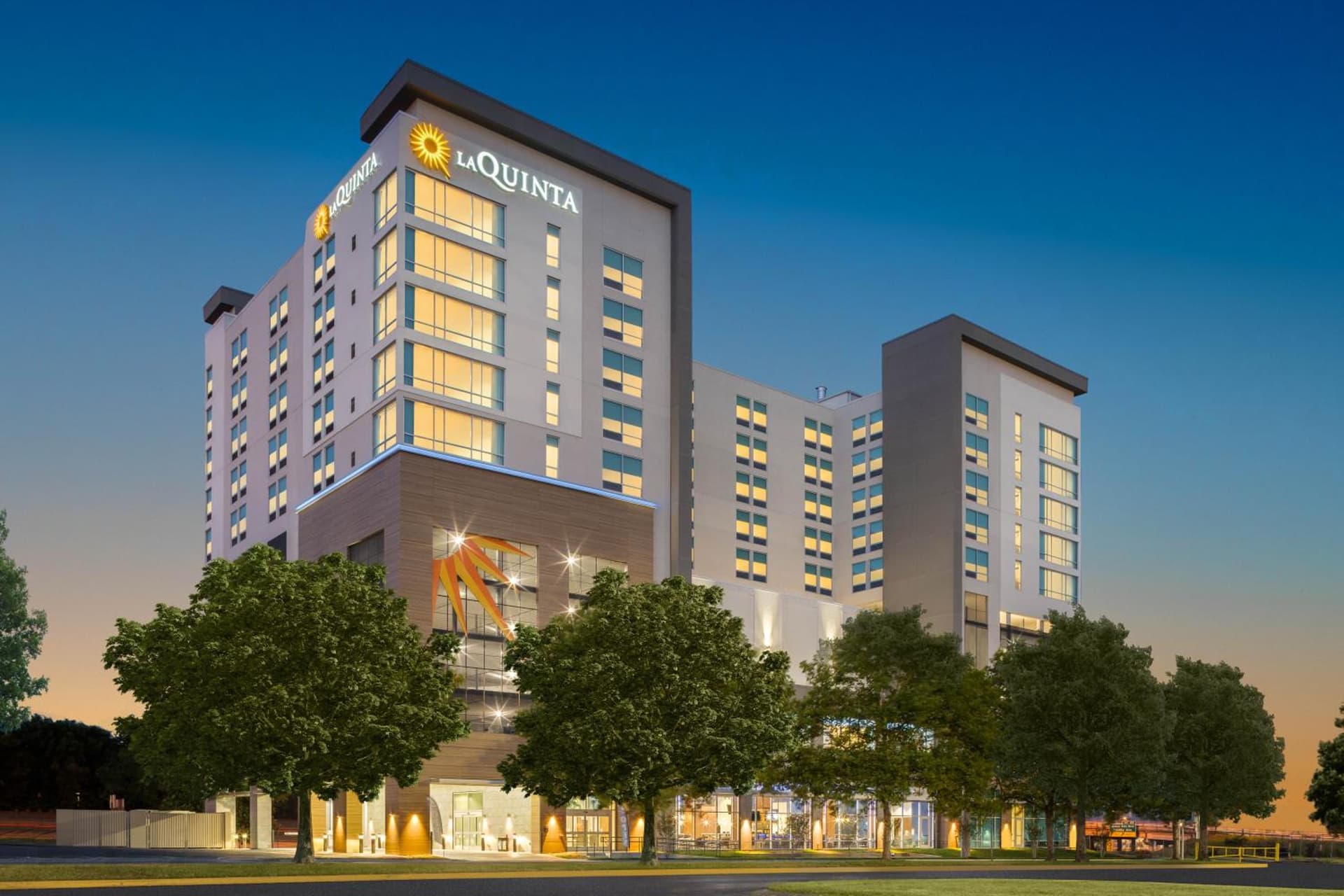 La Quinta Inn & Suites by Wyndham Nashville Downtown Stadium gallery photo in Nashville, TN — image 64