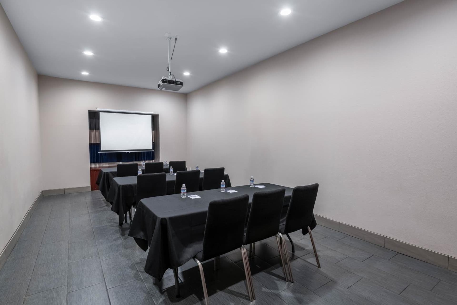 Microtel Inn & Suites by Wyndham Tracy gallery photo in Tracy, CA — image 31