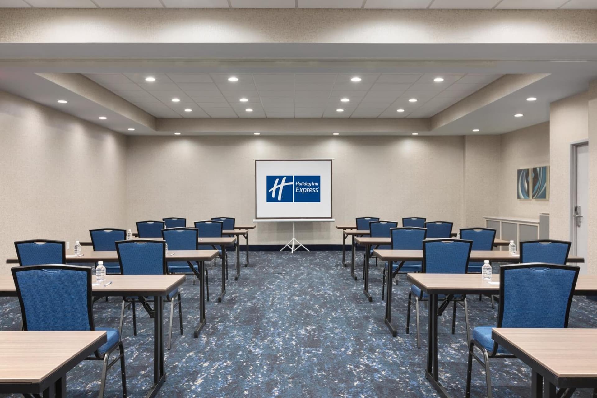 Holiday Inn Express Dumfries-Quantico by IHG property views in Dumfries, VA — gallery photo 3