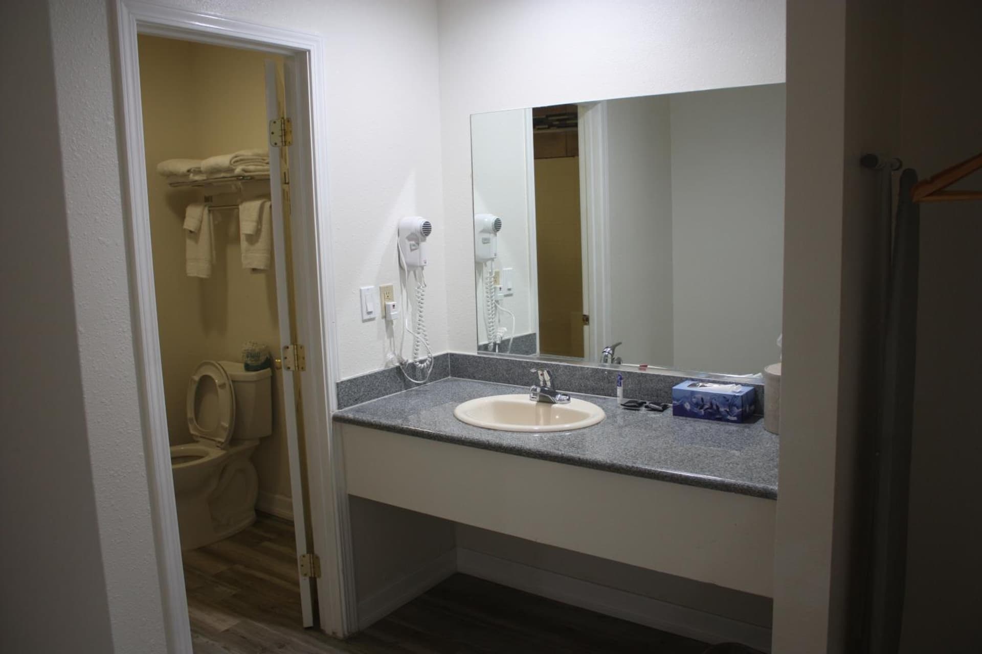 Value Inn & Suites gallery photo in Redding, CA — image 17