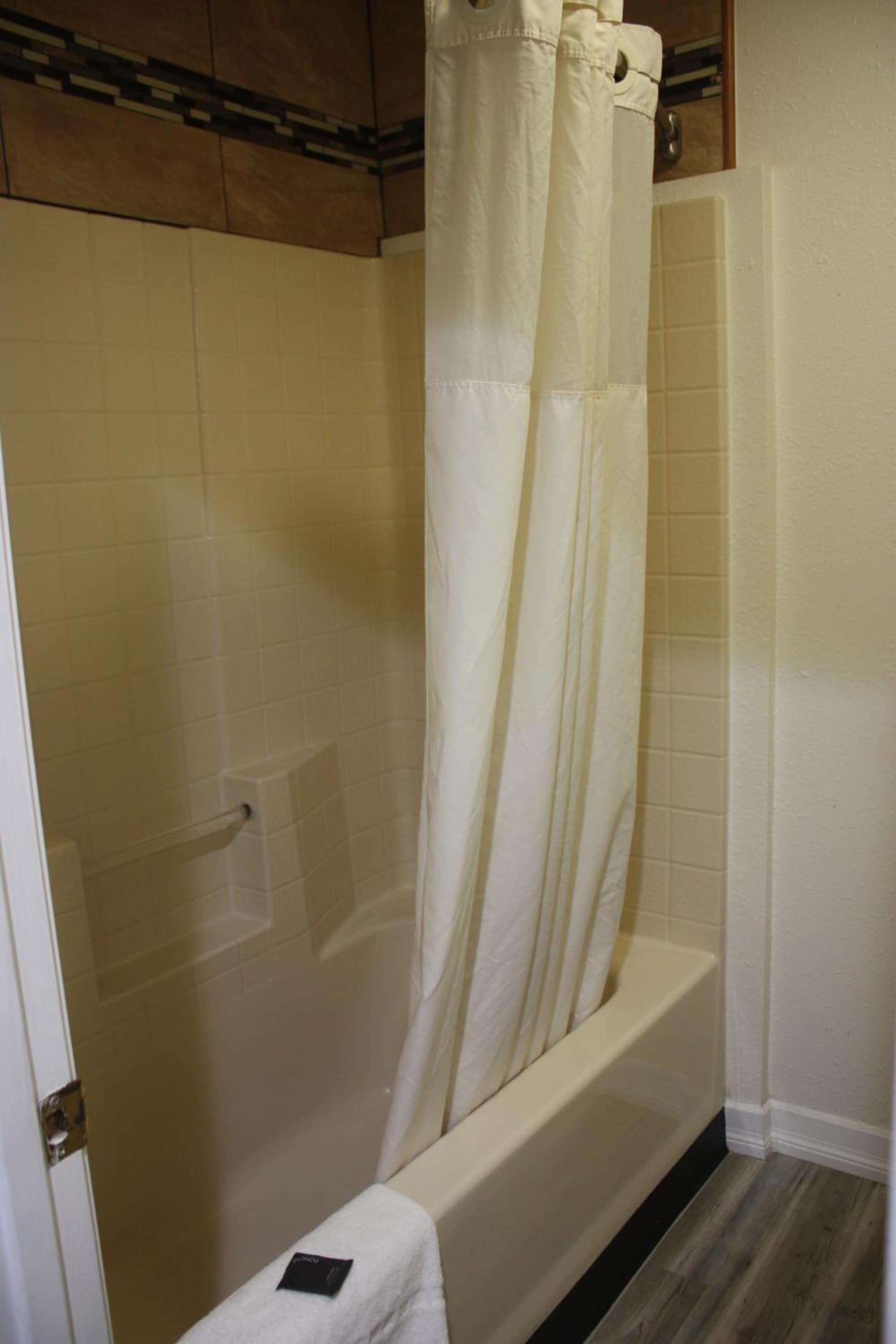 Value Inn & Suites gallery photo in Redding, CA — image 4