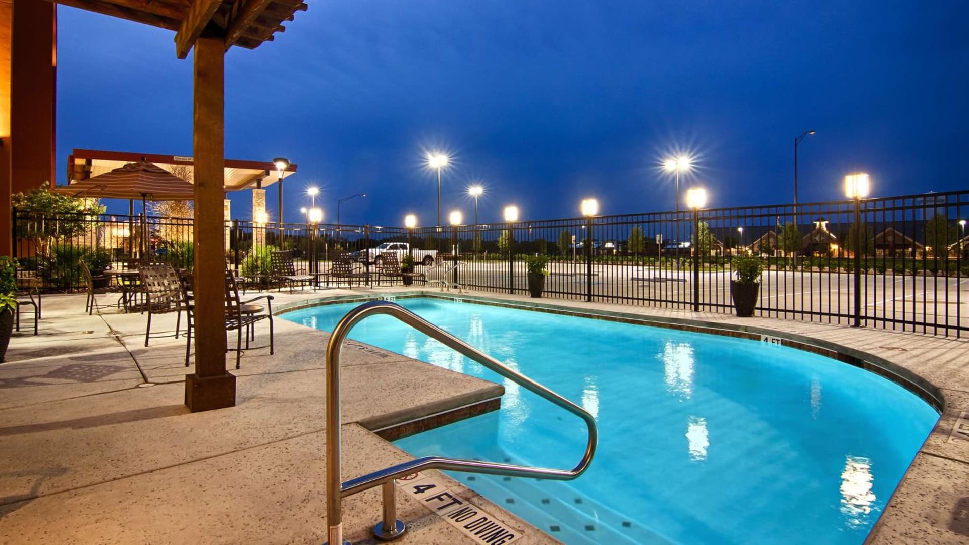 Best Western Plus College Station Inn & Suites property views in College Station, TX — gallery photo 3