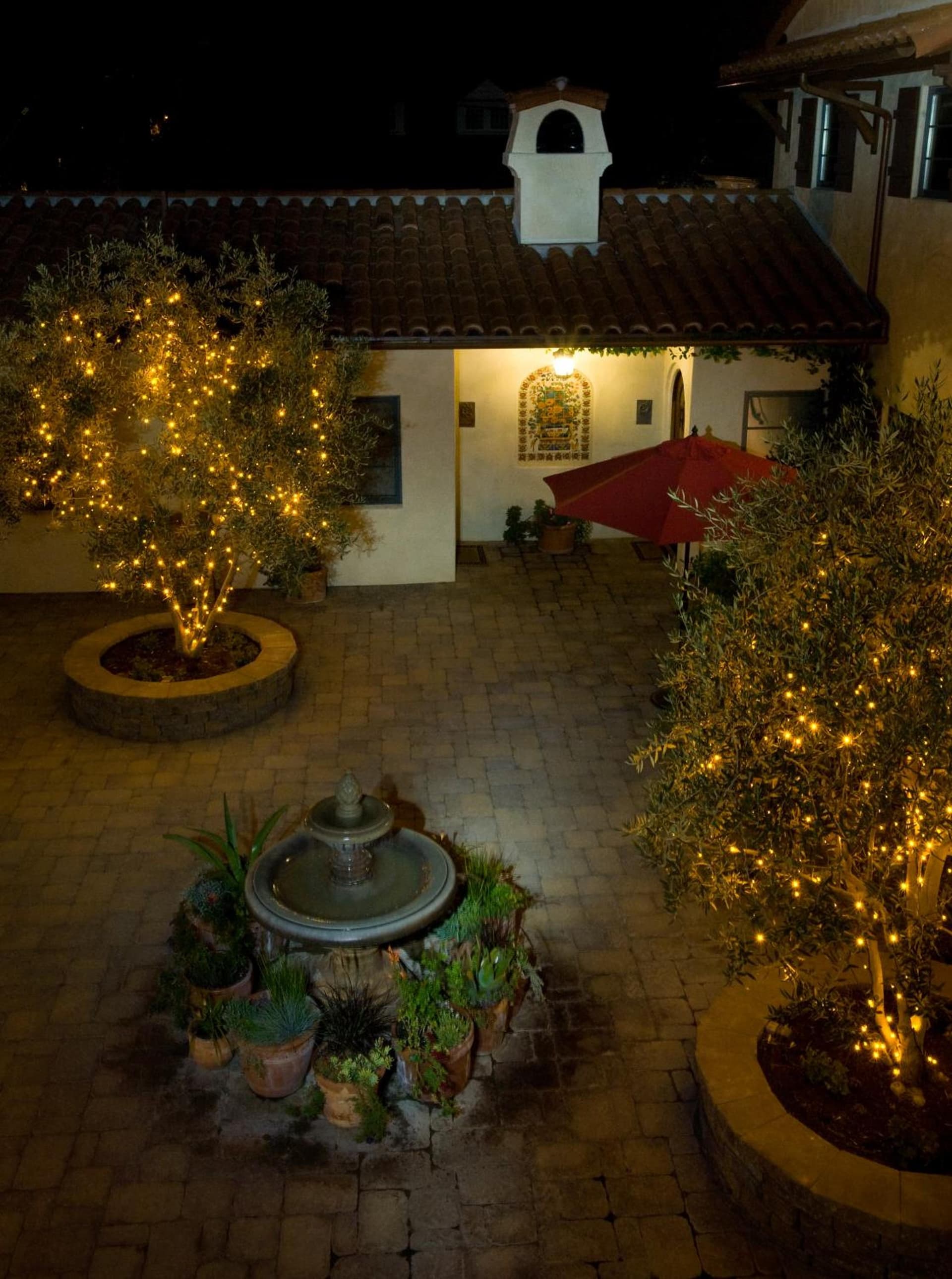 Su Nido Inn interior in Ojai, CA — gallery photo 2