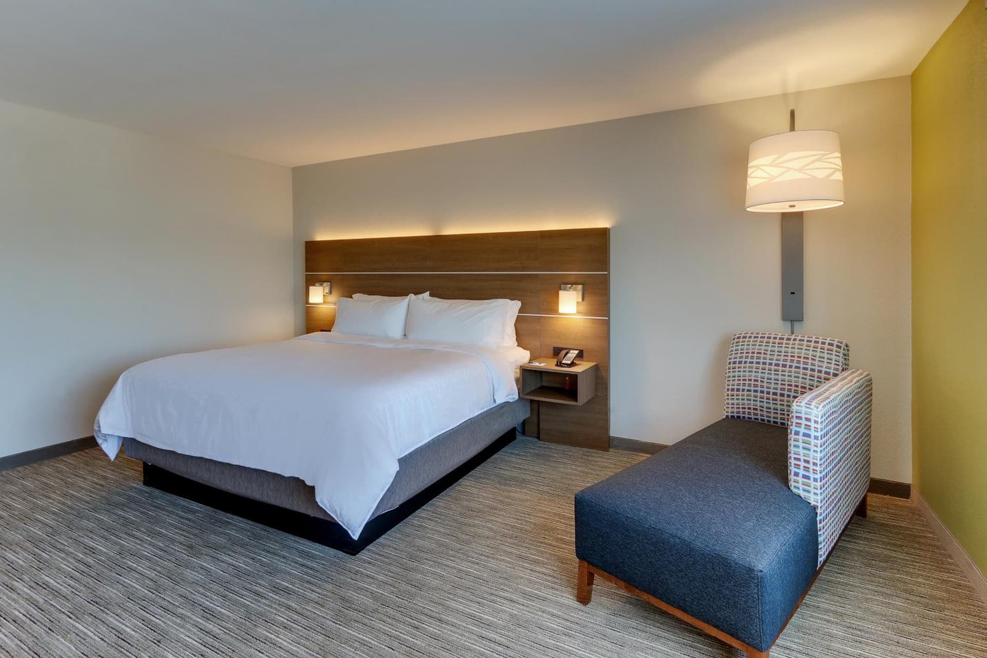 Holiday Inn Express & Suites - Roanoke – Civic Center gallery photo in Roanoke, VA — image 62
