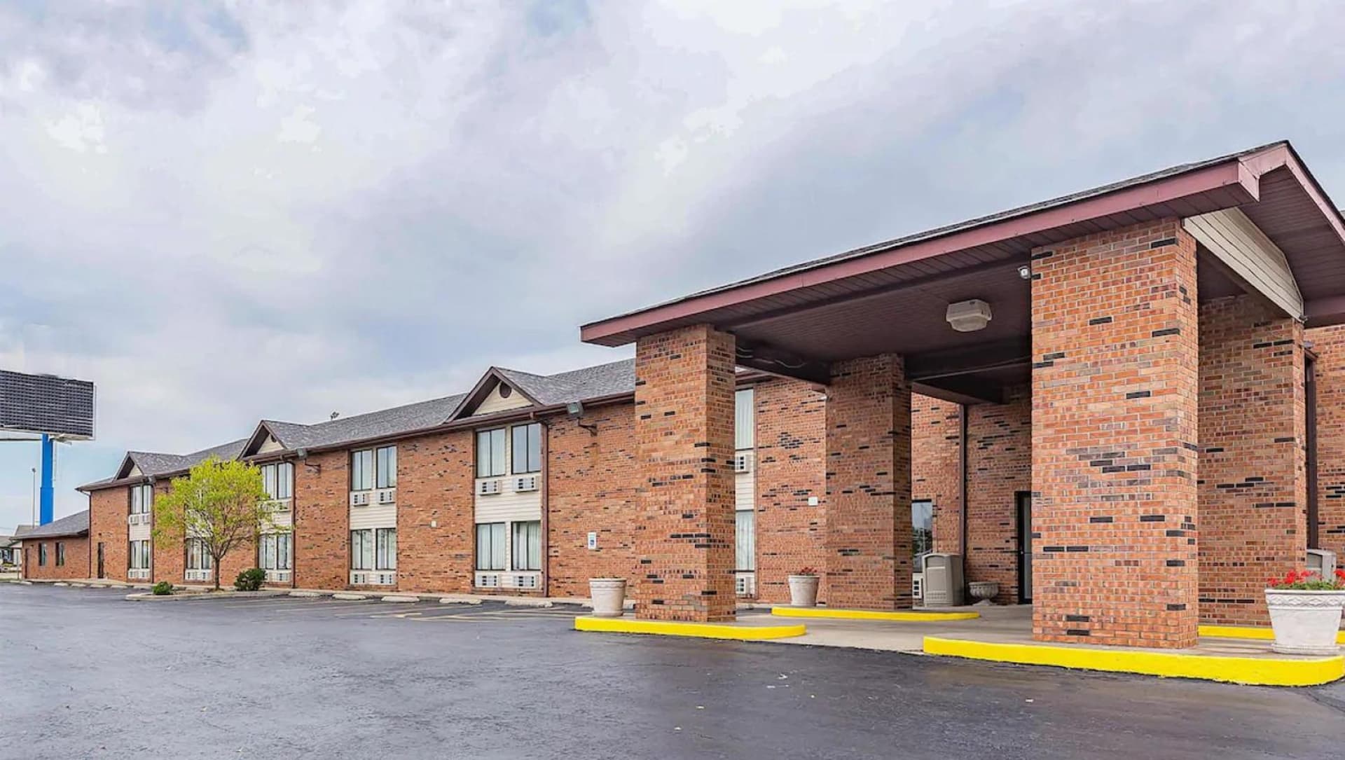 Red Lion Inn & Suites Saint Louis featured exterior or lobby in Pontoon Beach, IL — similar hotel