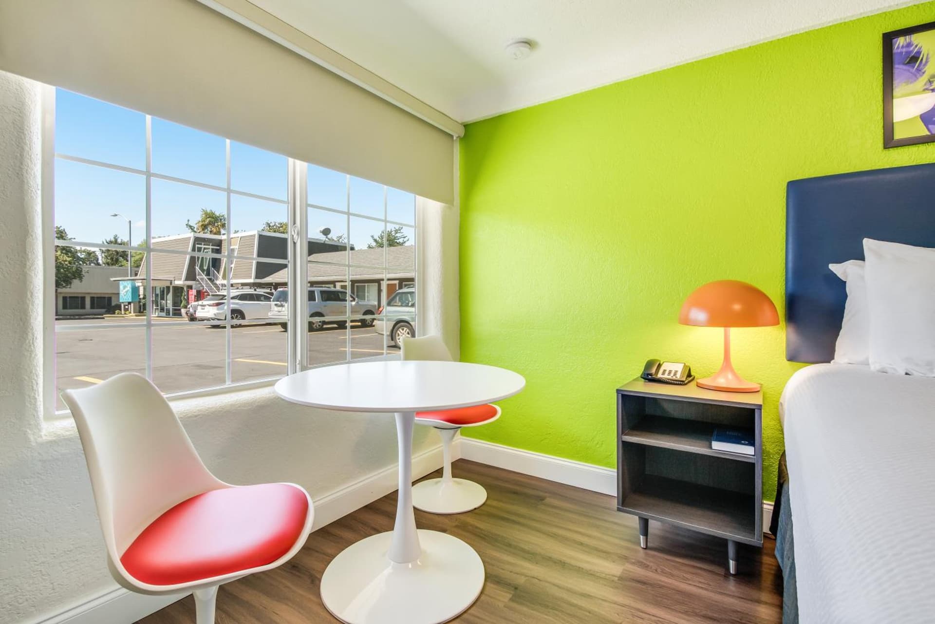 Signature Inn Eugene interior in Eugene, OR — gallery photo 2